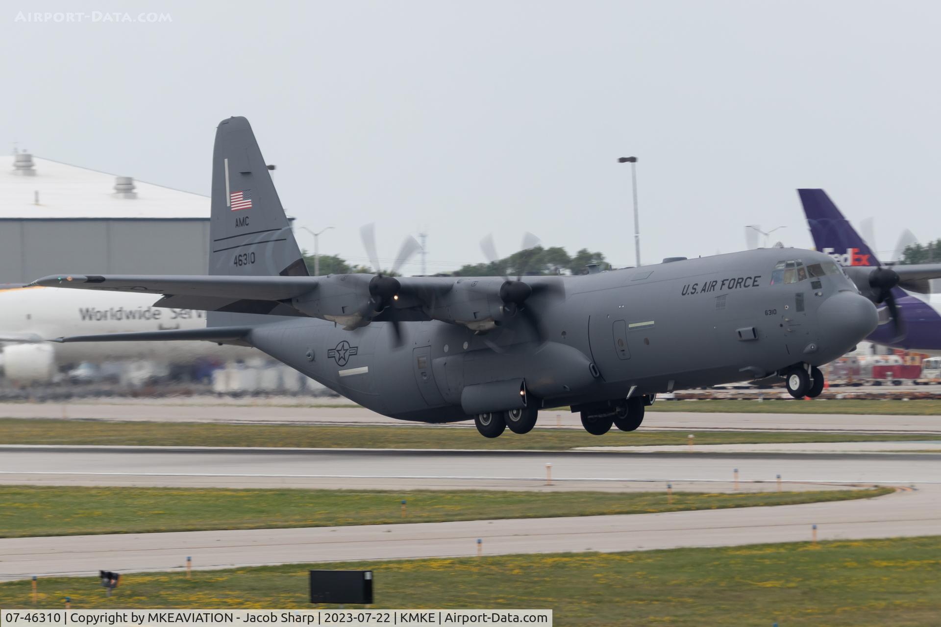 07-46310, 2007 Lockheed C-130J-30 Super Hercules C/N 382-5600, C130J taking off out of MKE for the airshow!