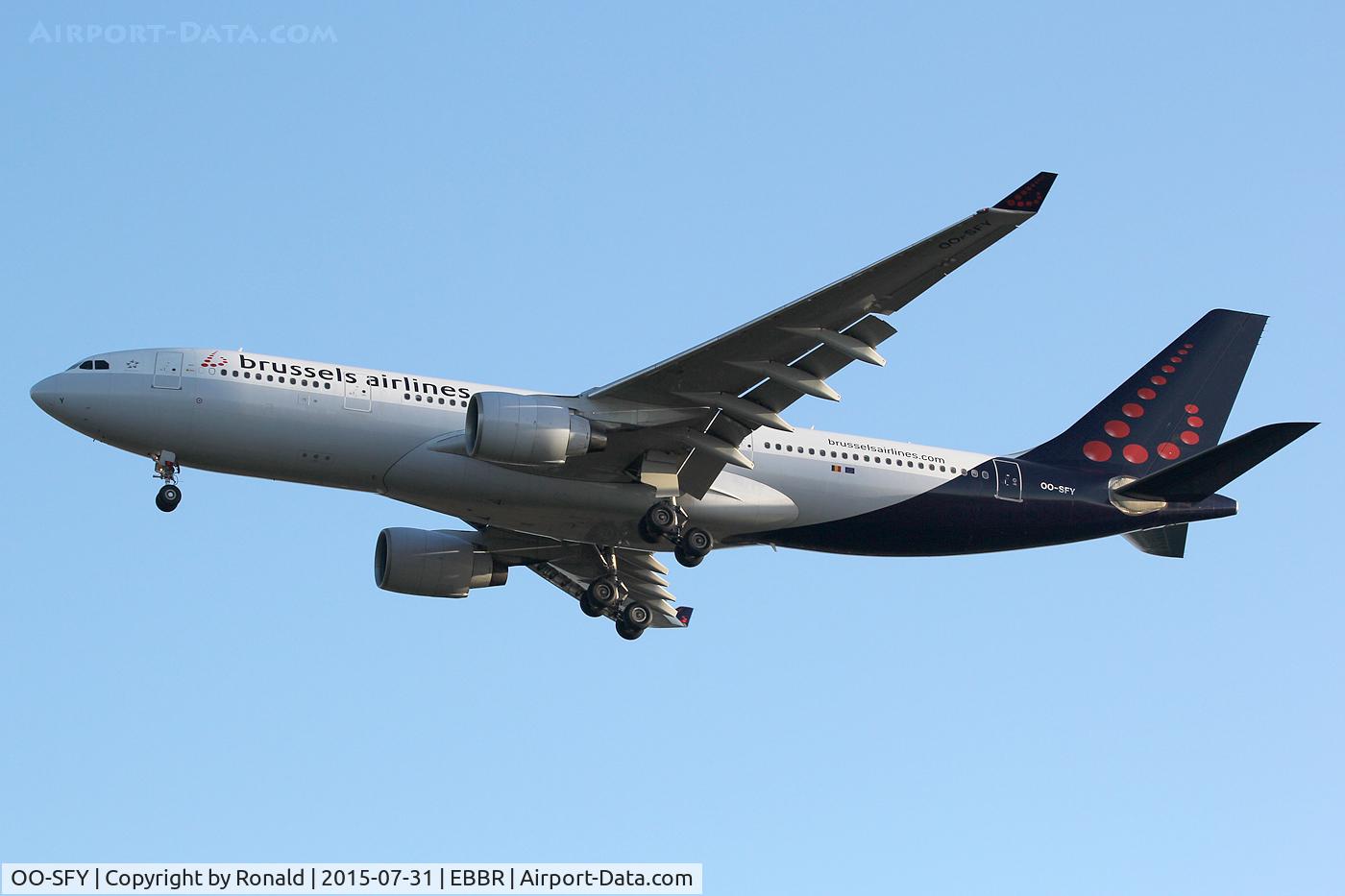 OO-SFY, 1998 Airbus A330-223 C/N 229, at bru