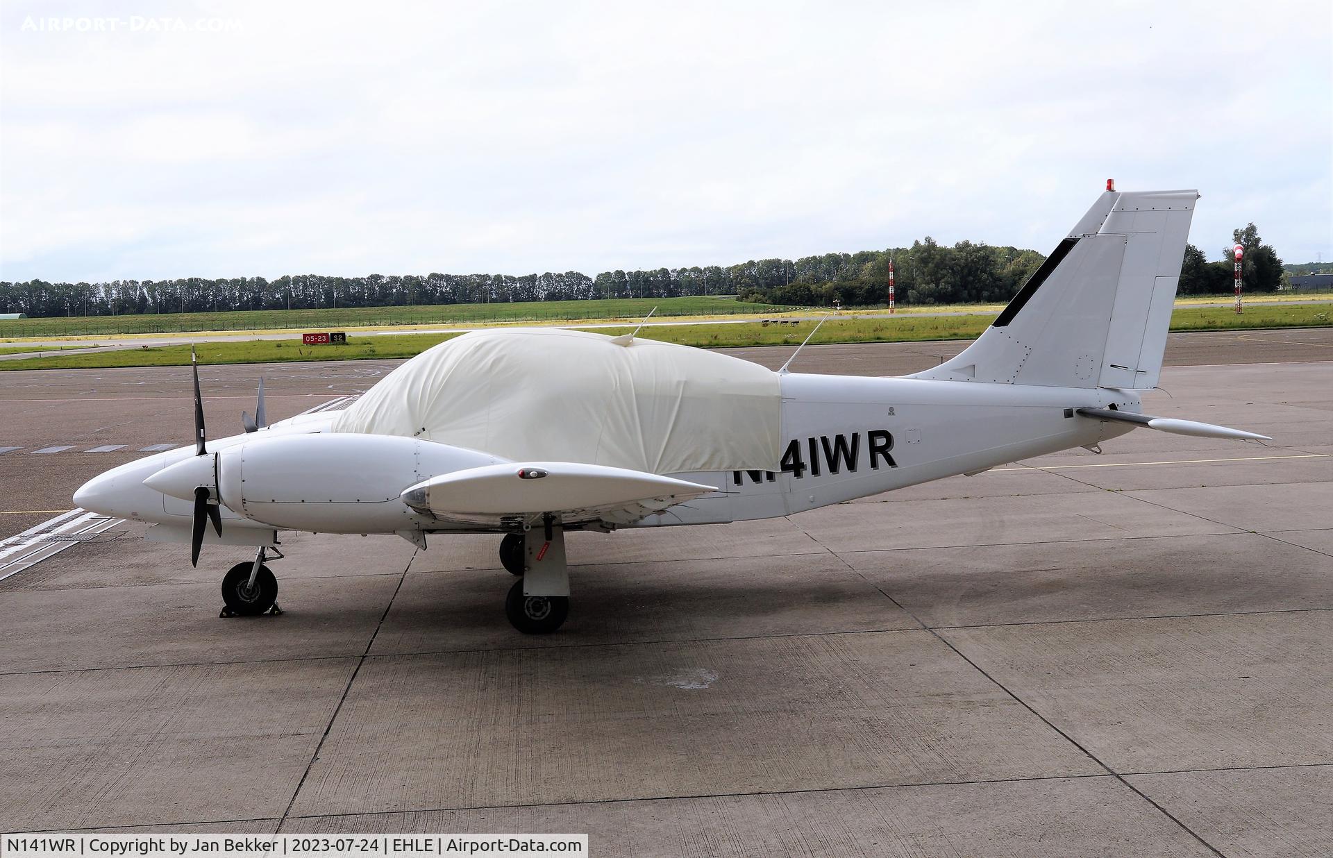 N141WR, 1983 Piper PA-34-220T C/N 34-333068, Lelystad Airport