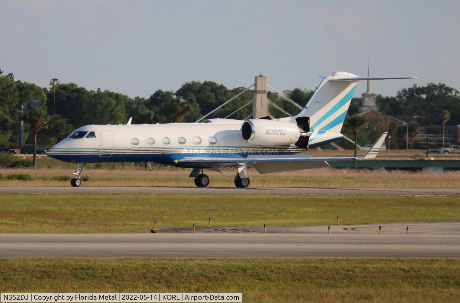 N352DJ, 1998 Gulfstream Aerospace G-IV C/N 1352, G-IV zx