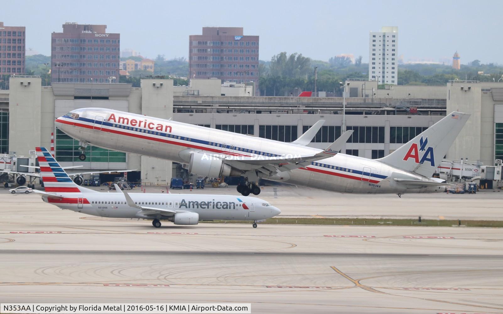 N353AA, 1988 Boeing 767-323 C/N 24034, AAL 763 oc zx MIA-SDQ