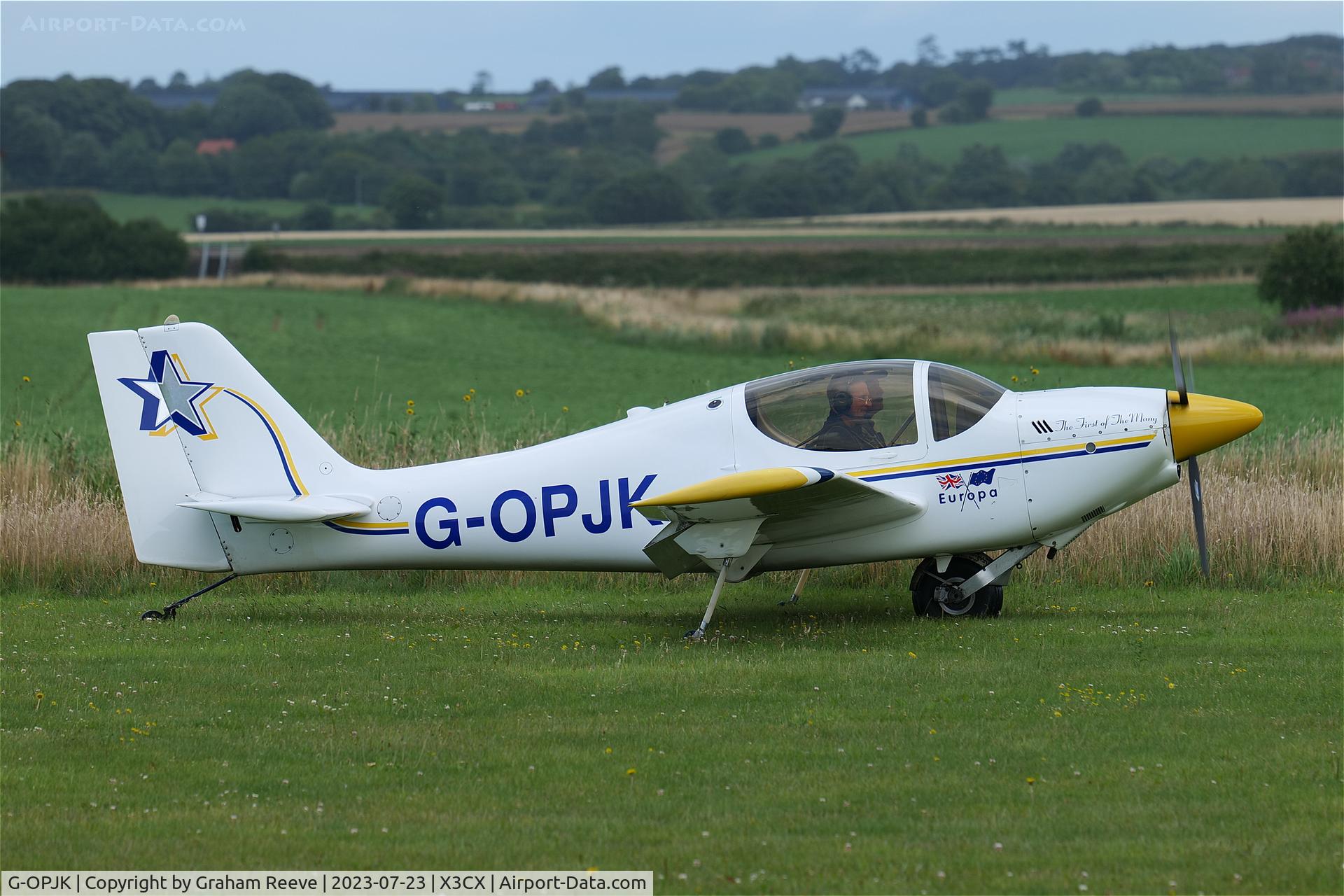G-OPJK, 1995 Europa Monowheel C/N PFA 247-12487, Just landed at Northrepps.
