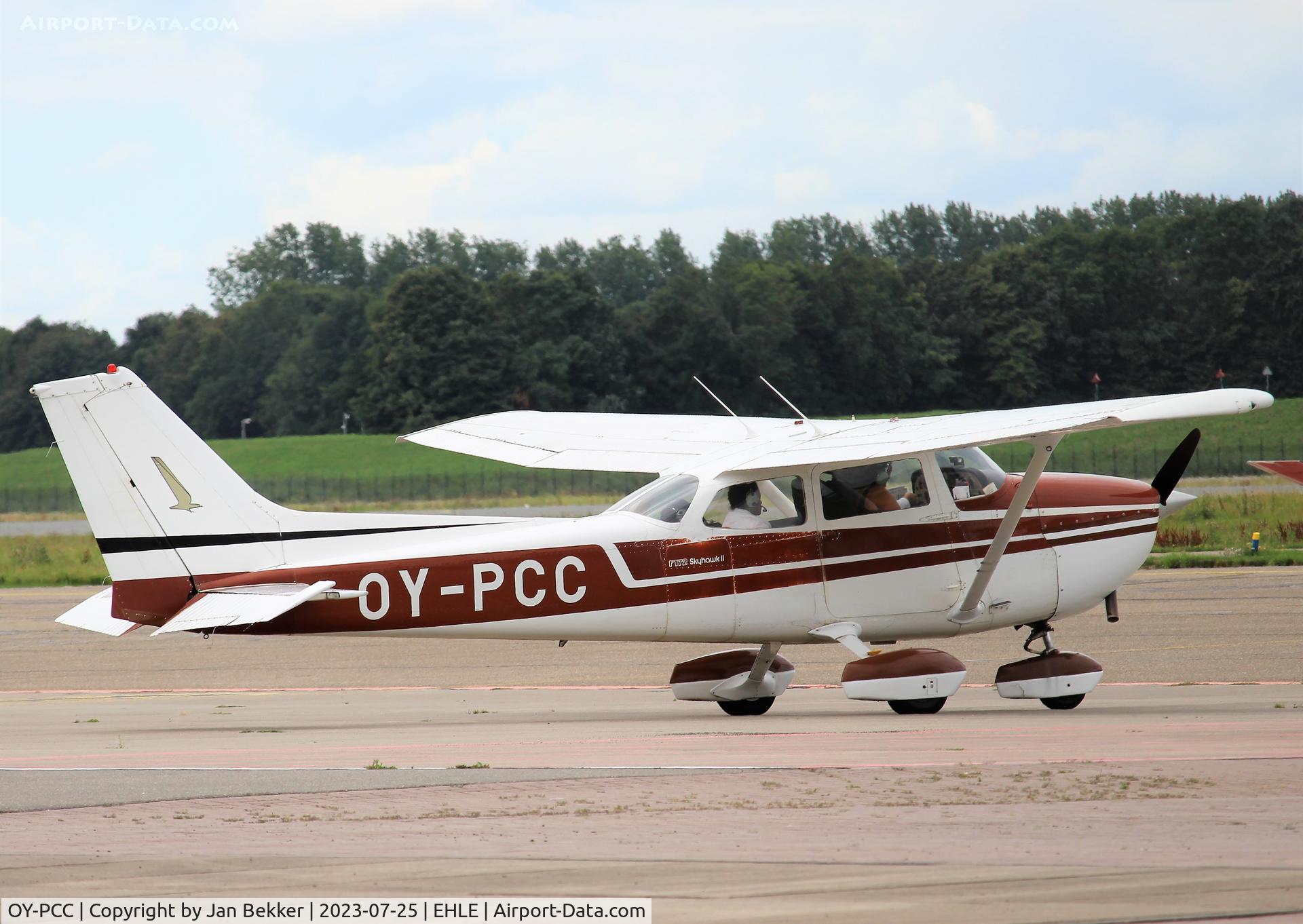 OY-PCC, 1976 Reims F172M Skyhawk C/N 1486, Lelystad Airport