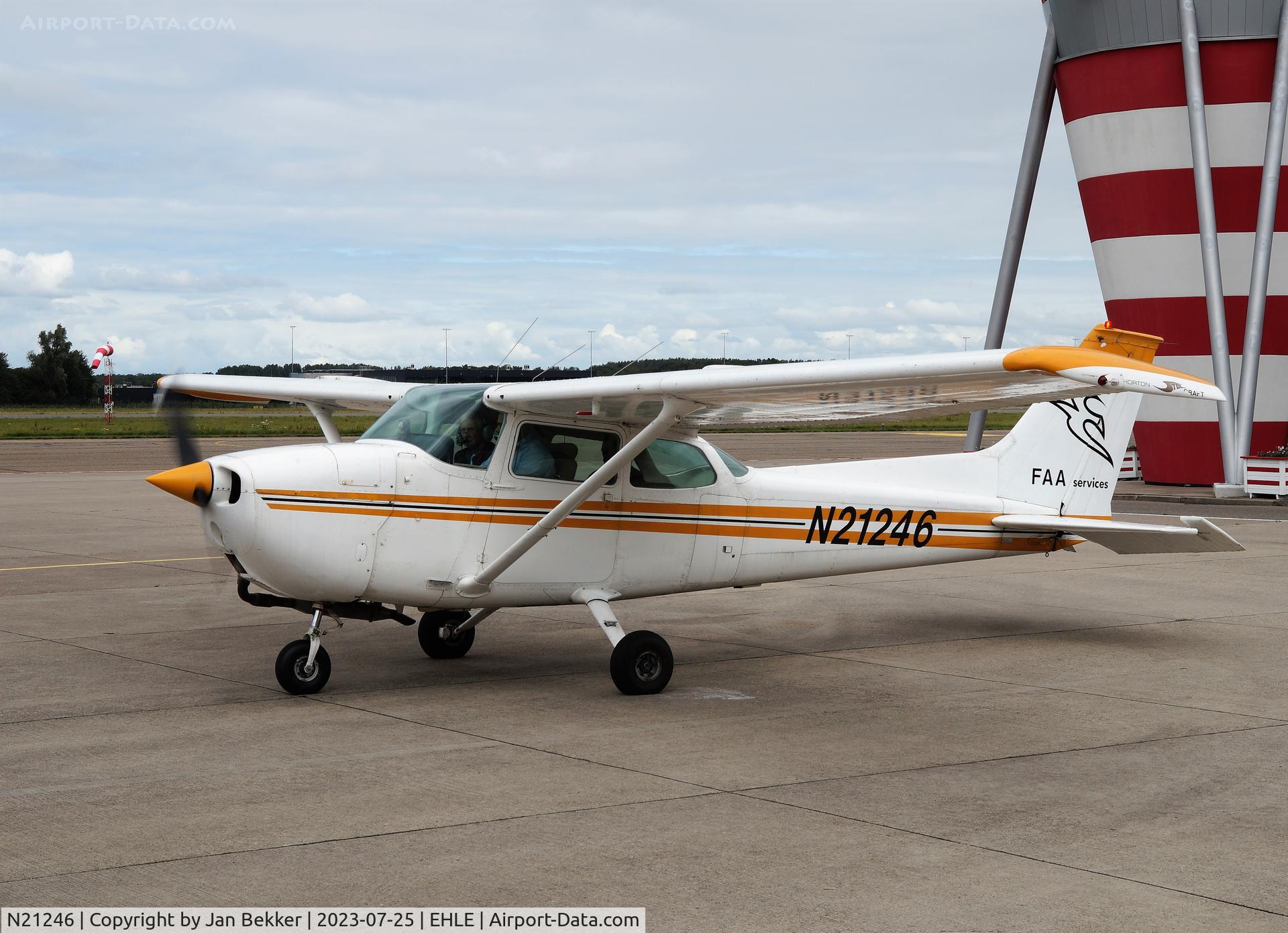 N21246, 1974 Cessna 172M C/N 17263914, Lelystad Airport
