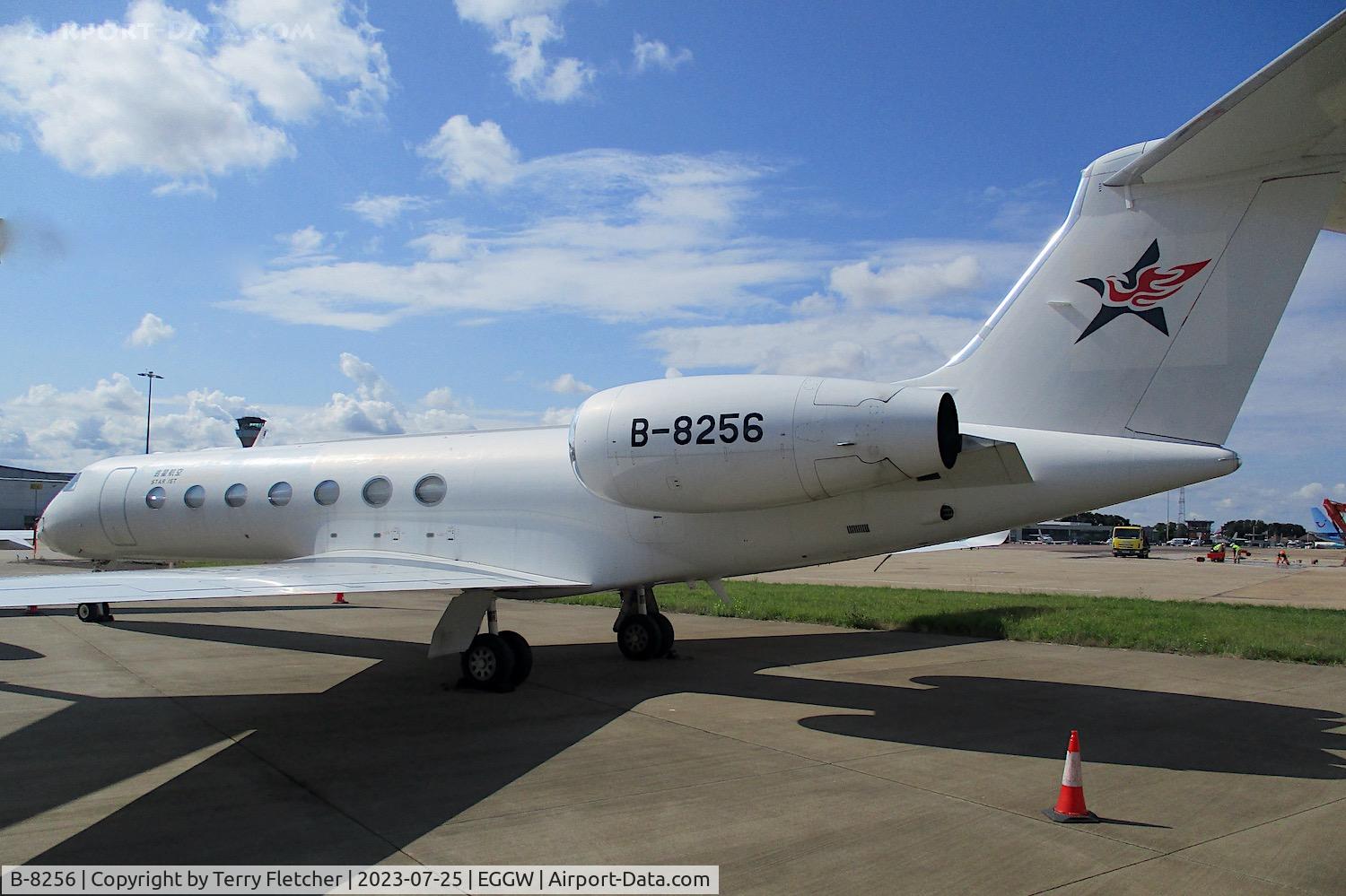 B-8256, 2011 Gulfstream Aerospace GV-SP (G550) C/N 5348, At Luton Airport