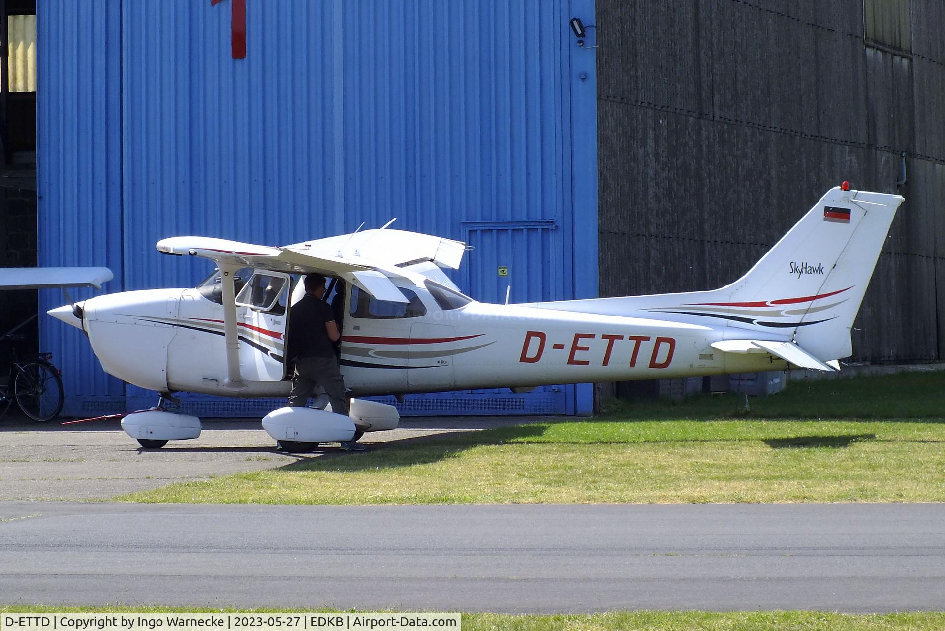 D-ETTD, 2004 Cessna 172R Skyhawk C/N 172-81218, Cessna 172R Skyhawk at Bonn-Hangelar airfield '2305