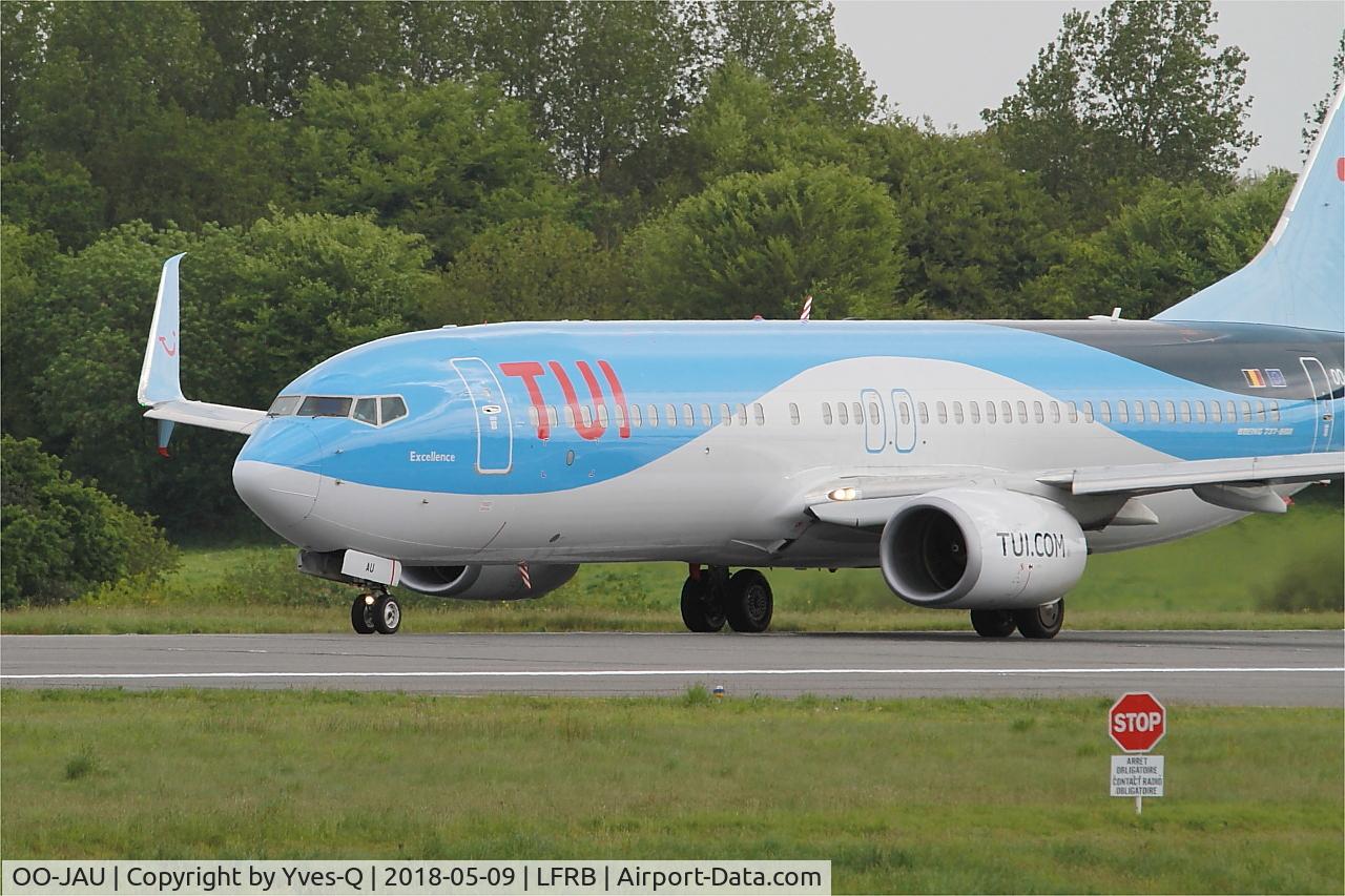 OO-JAU, 2013 Boeing 737-8K5 C/N 37250, Boeing 737-8K, Ready to take off rwy 25L, Brest-Bretagne airport (LFRB-BES)