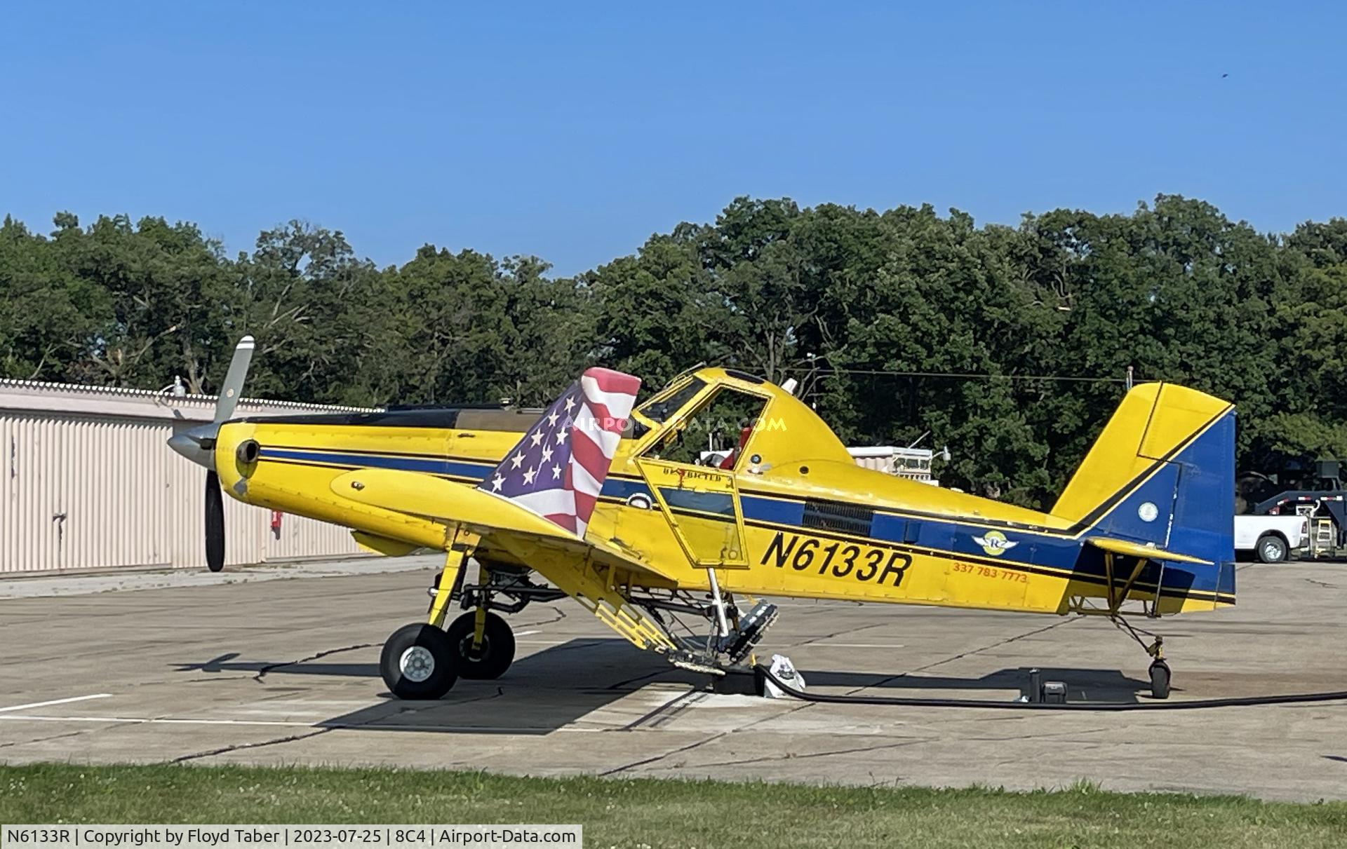 N6133R, 1995 Air Tractor Inc AT-502B C/N 502B-0300, Spraying in Cedar County