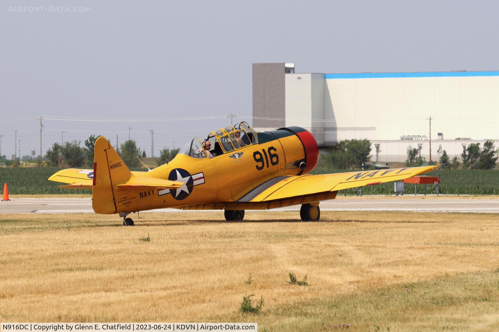 N916DC, 1945 North American SNJ-6 Texan C/N 121-43038, At the Quad Cities Airshow