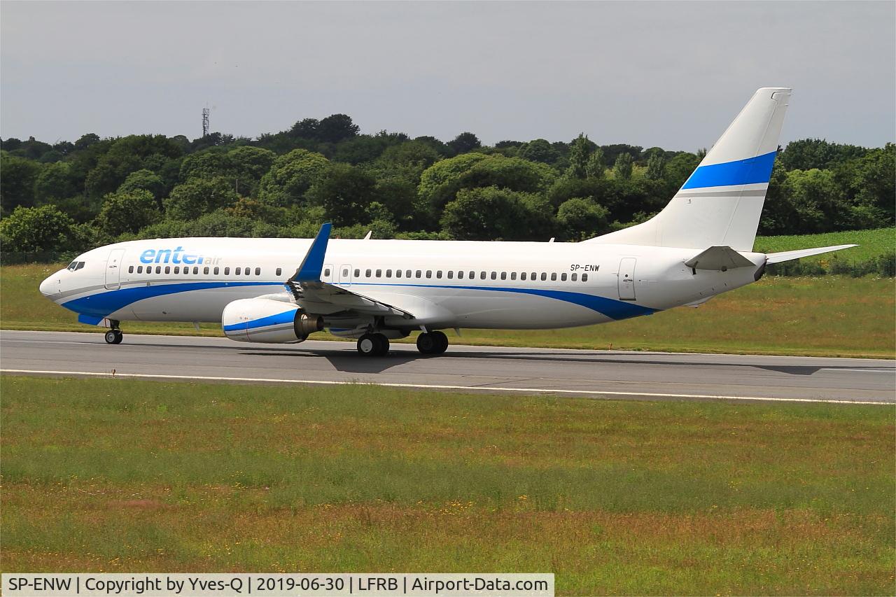 SP-ENW, 1999 Boeing 737-86J C/N 28073, Boeing 737-86J, Taxiing rwy 07R, Brest-Bretagne airport (LFRB-BES)