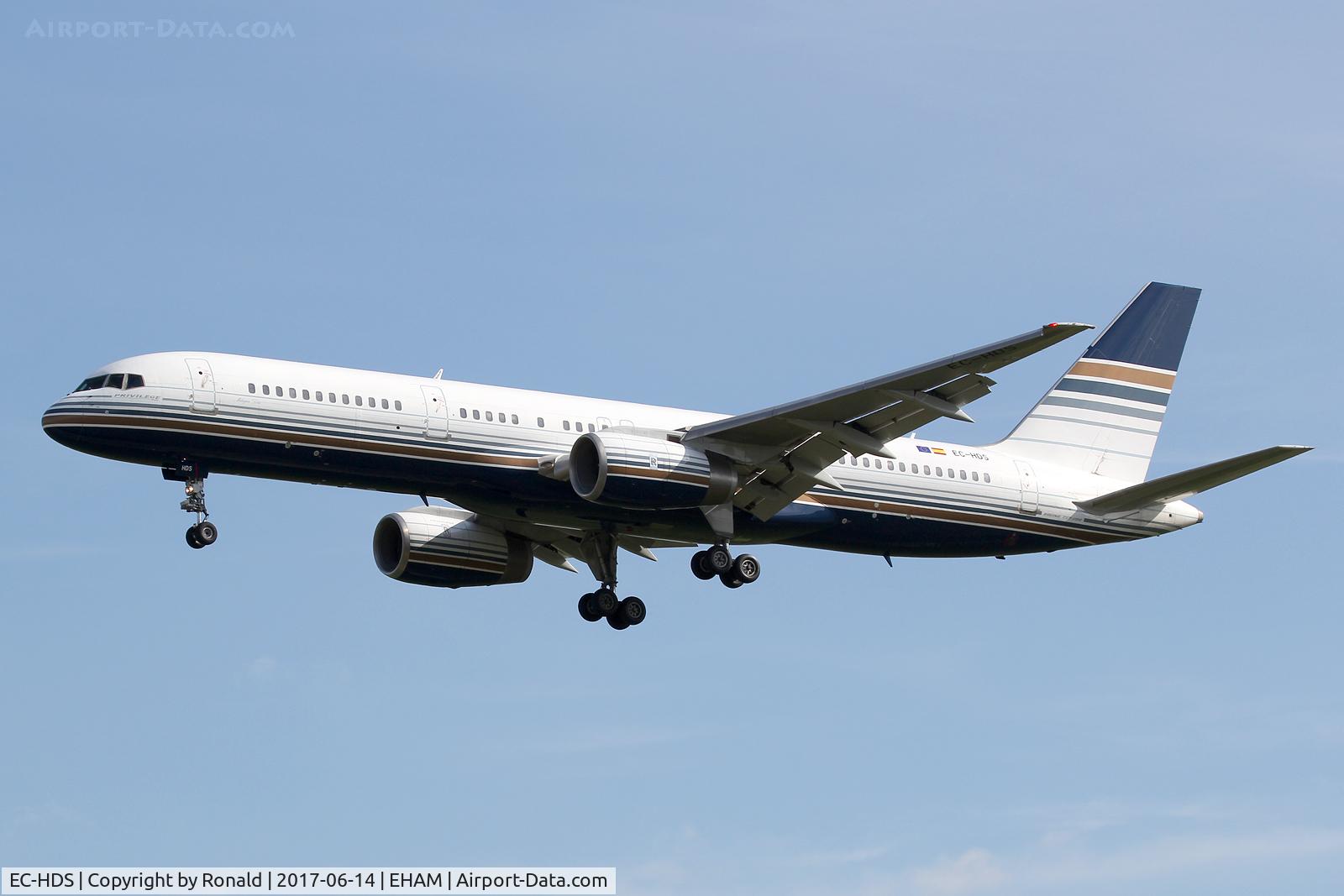 EC-HDS, 1999 Boeing 757-256 C/N 26252, at spl