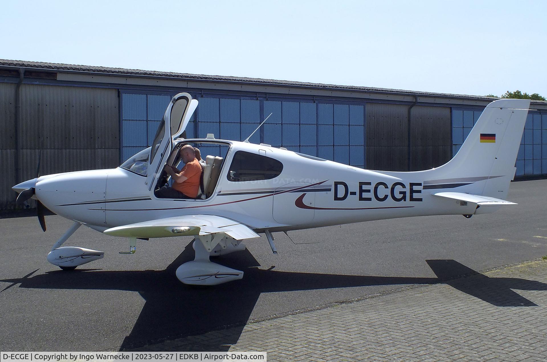 D-ECGE, 2010 Cirrus SR20 C/N 2051, Cirrus SR20 at Bonn-Hangelar airfield '2305