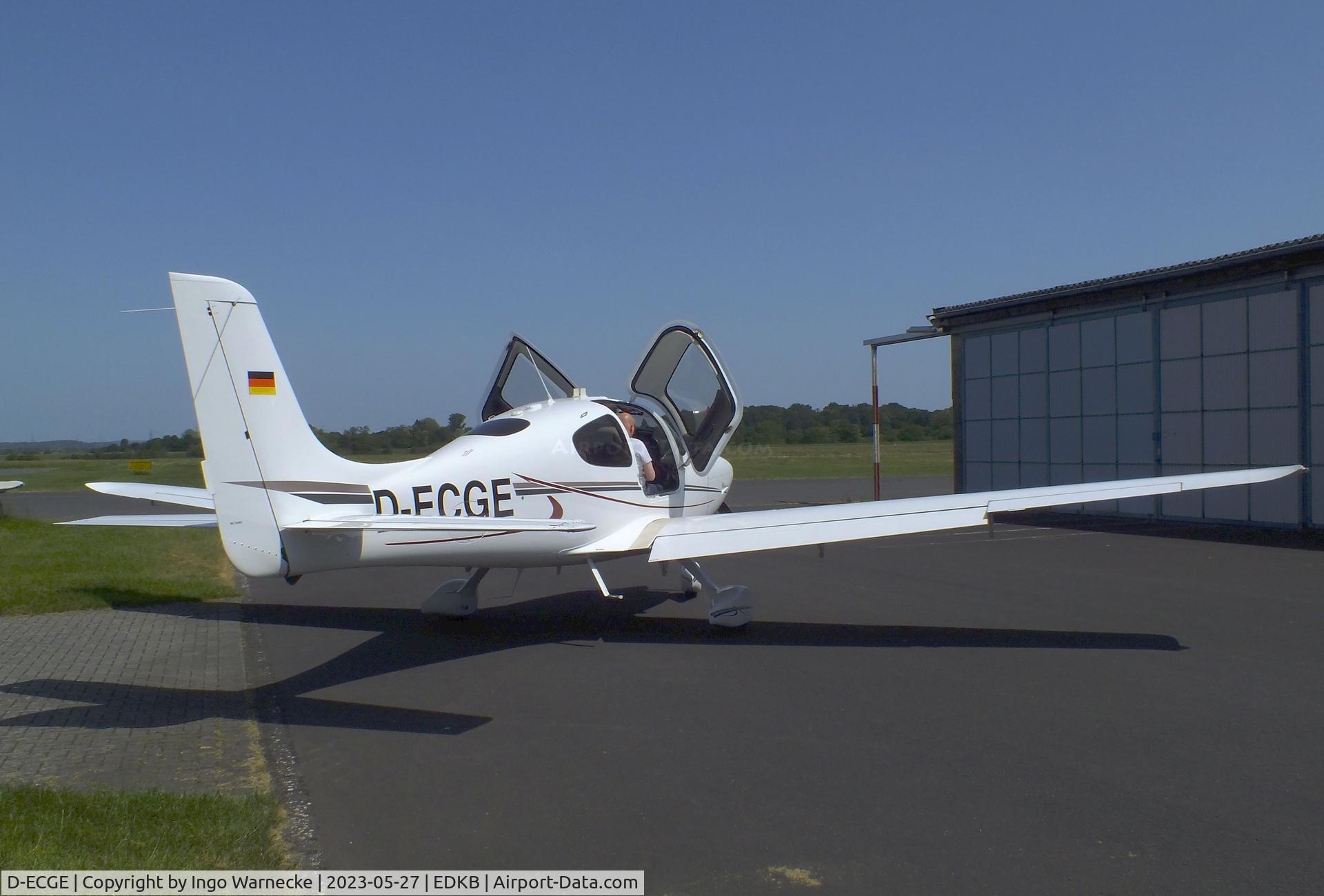 D-ECGE, 2010 Cirrus SR20 C/N 2051, Cirrus SR20 at Bonn-Hangelar airfield '2305