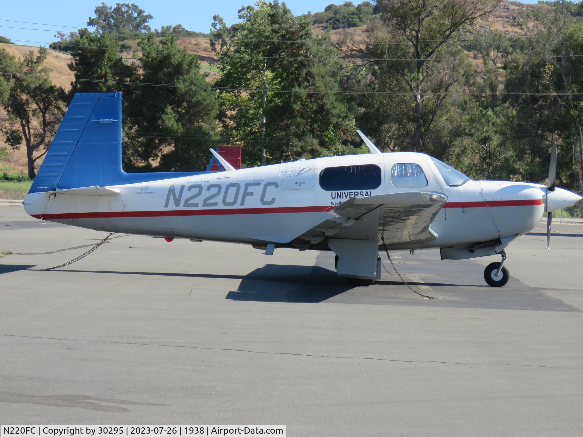 N220FC, 1993 Mooney M20J 201 C/N 24-3282, Parked