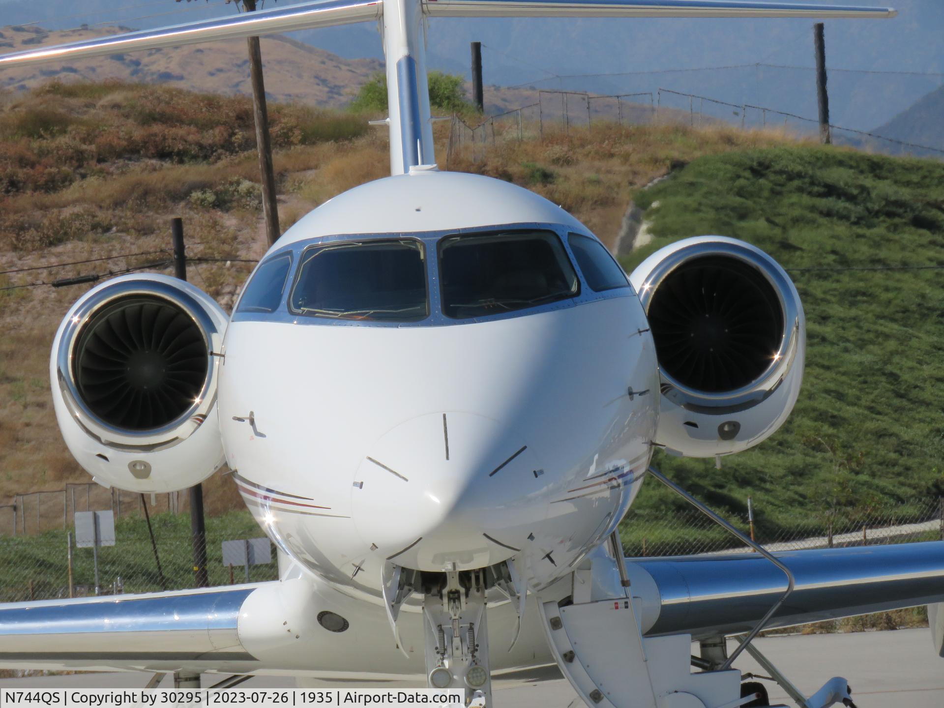 N744QS, 2017 Bombardier Challenger 350 (BD-100-1A10) C/N 20704, Honeywell HTF7350s