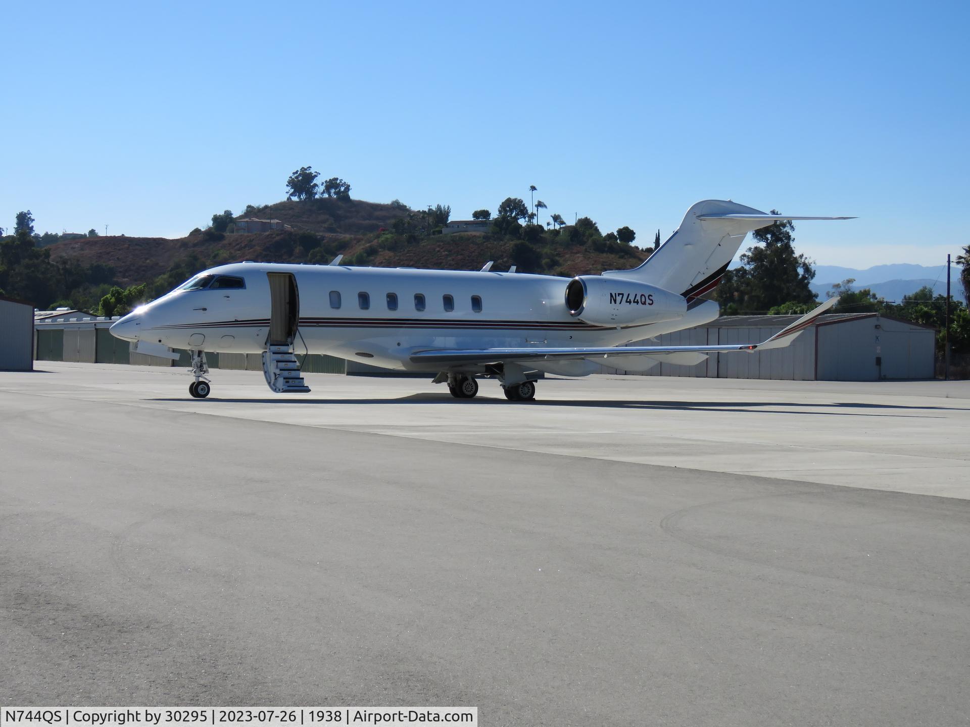 N744QS, 2017 Bombardier Challenger 350 (BD-100-1A10) C/N 20704, Waiting to load