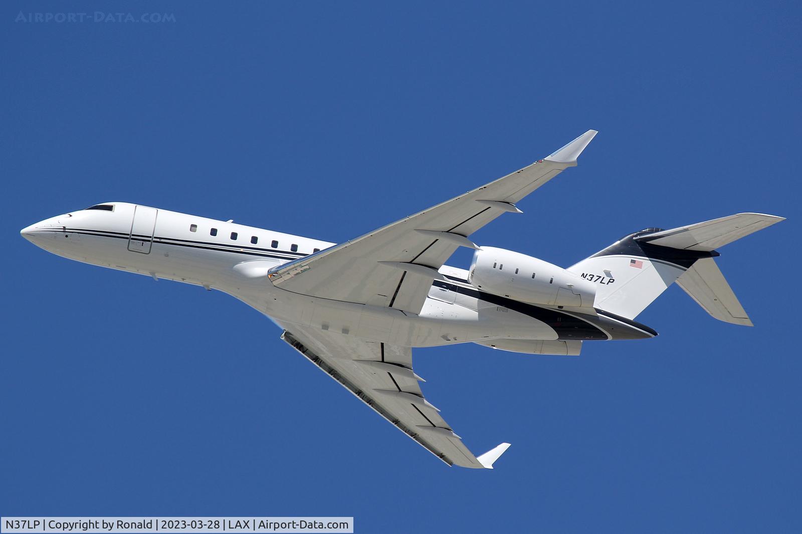 N37LP, 2005 Bombardier BD-700-1A11 Global 5000 C/N 9164, at lax