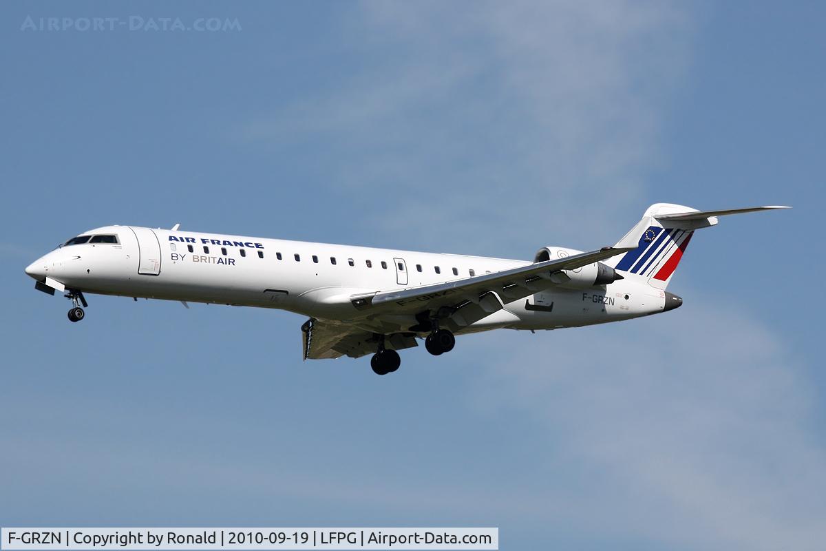 F-GRZN, 2007 Canadair CRJ-700 (CL-600-2C10) Regional Jet C/N 10264, at cdg