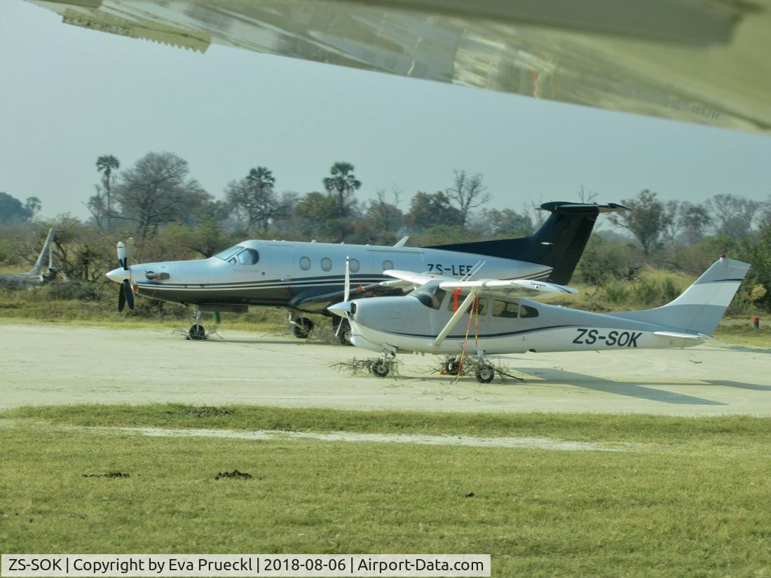 ZS-SOK, 2004 Cessna 210A Centurion C/N 21057658, ABU Airstrip, Okavango Delta / Botswana