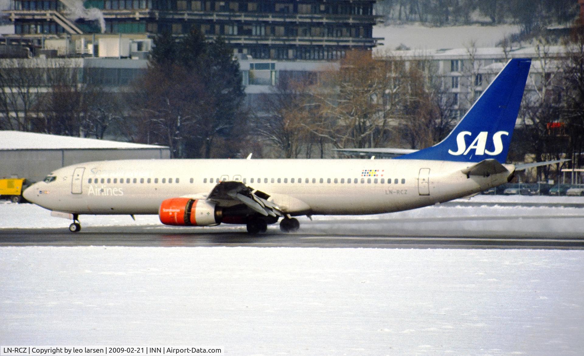 LN-RCZ, 2001 Boeing 737-883 C/N 30197, Innsbruck 21.2.2009