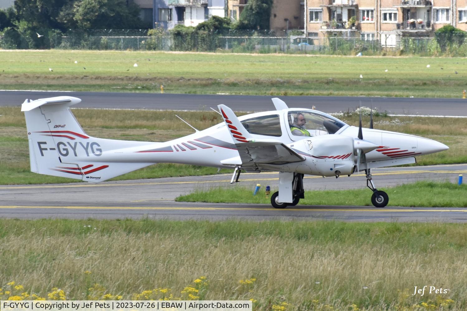 F-GYYG, Diamond DA-42 Twin Star C/N 42.021, Visitor at Antwerp Airport.