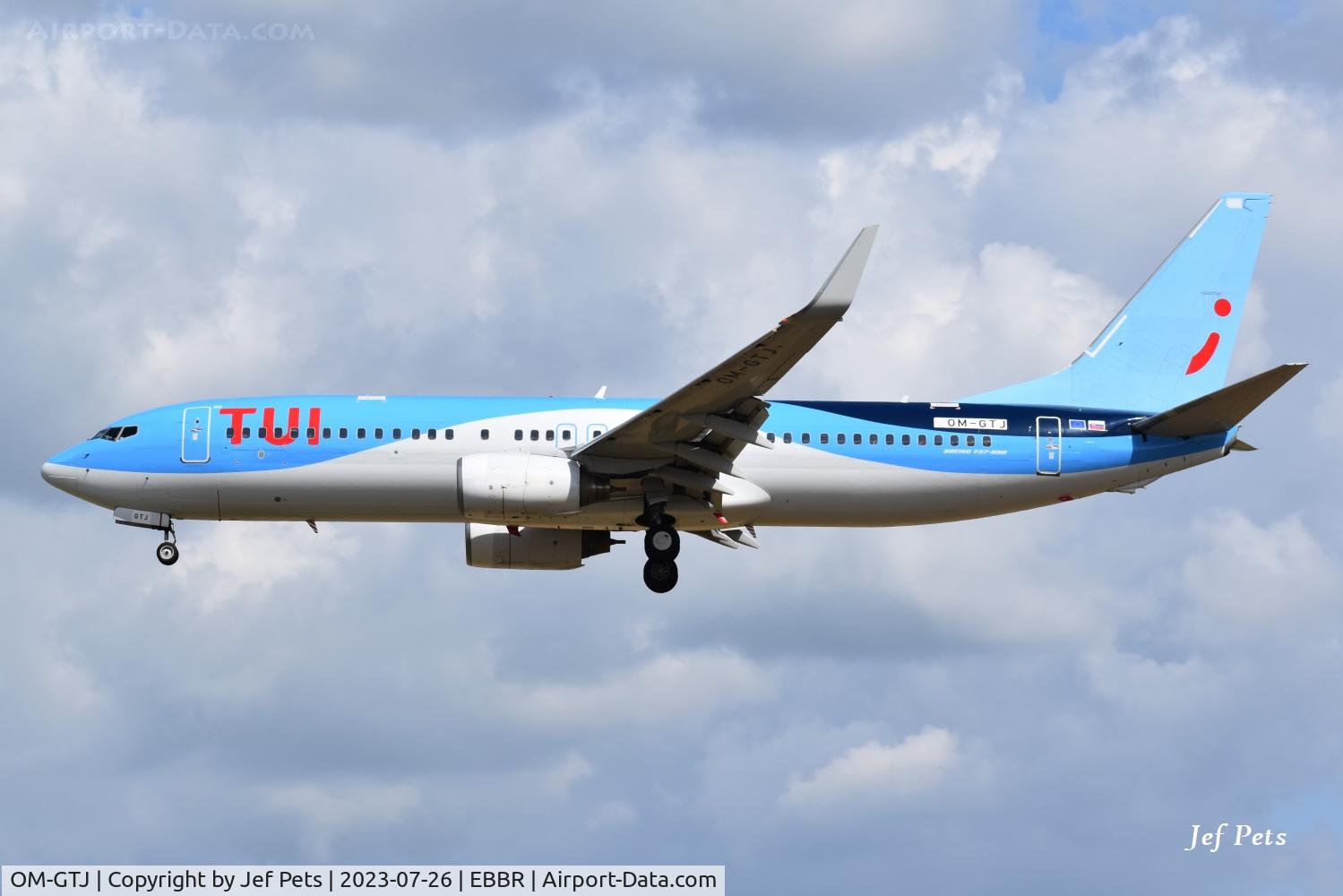 OM-GTJ, 2000 Boeing 737-8K5 C/N 30413, Landing at Brussels Airport. Operated by Go2Sky Airline.