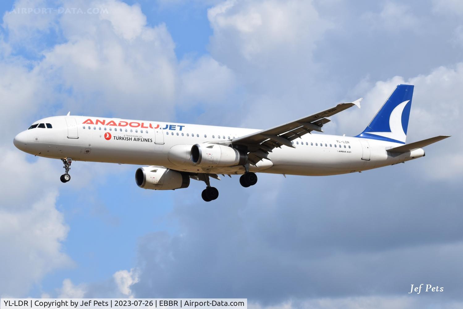 YL-LDR, 2012 Airbus A321-231 C/N 5025, Landing at Brussels Airport.