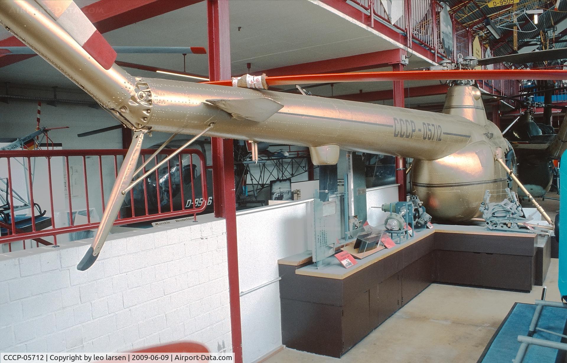 CCCP-05712, Mil/PZL-Swidnik SM-1W C/N not known, Bückeburg Helikopter Museum 9.6.2009