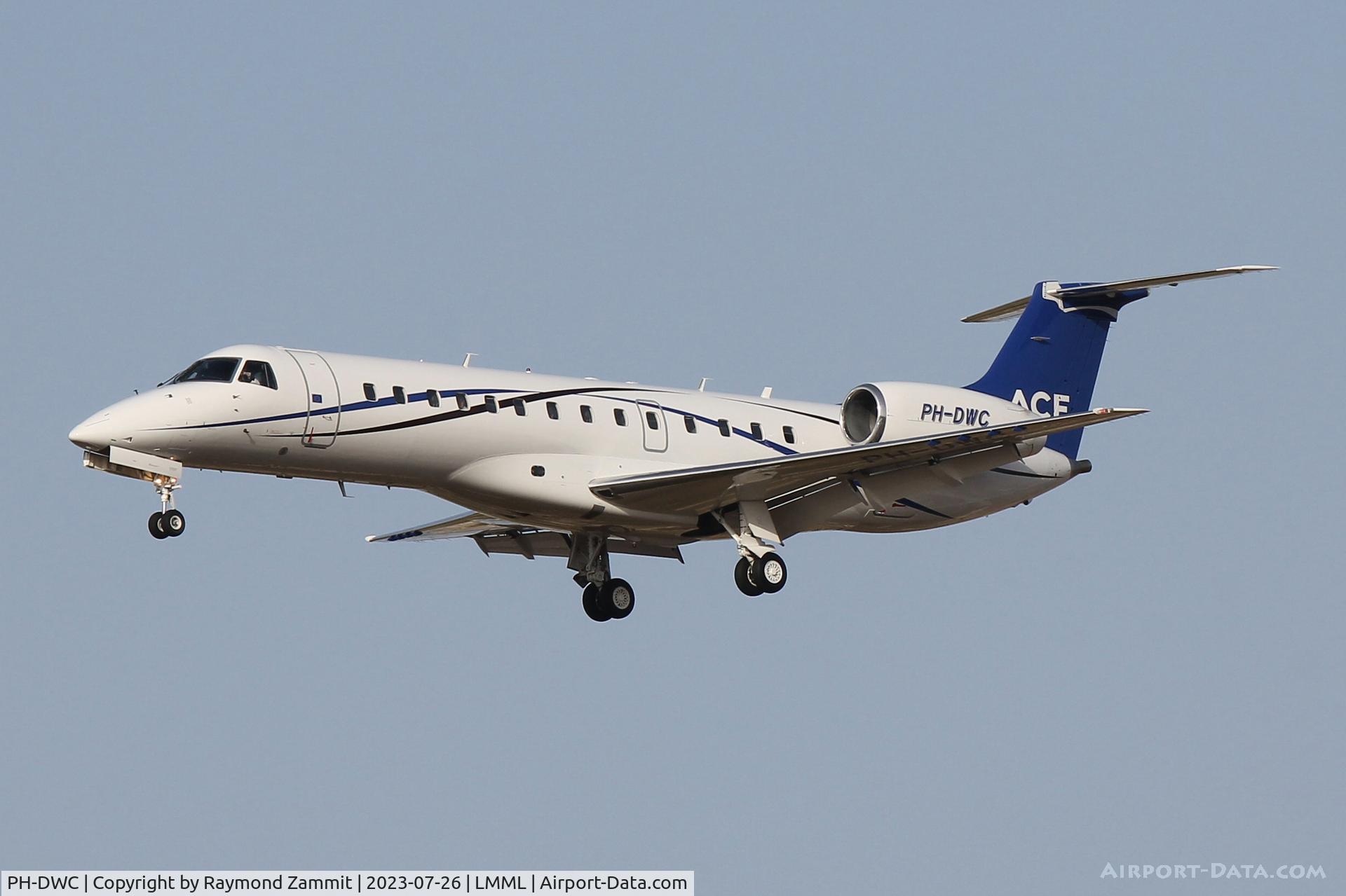 PH-DWC, 1999 Embraer ERJ-135LR (EMB-135LR) C/N 145173, Embraer ERJ-135LR PH-DWC Air Charters Europe