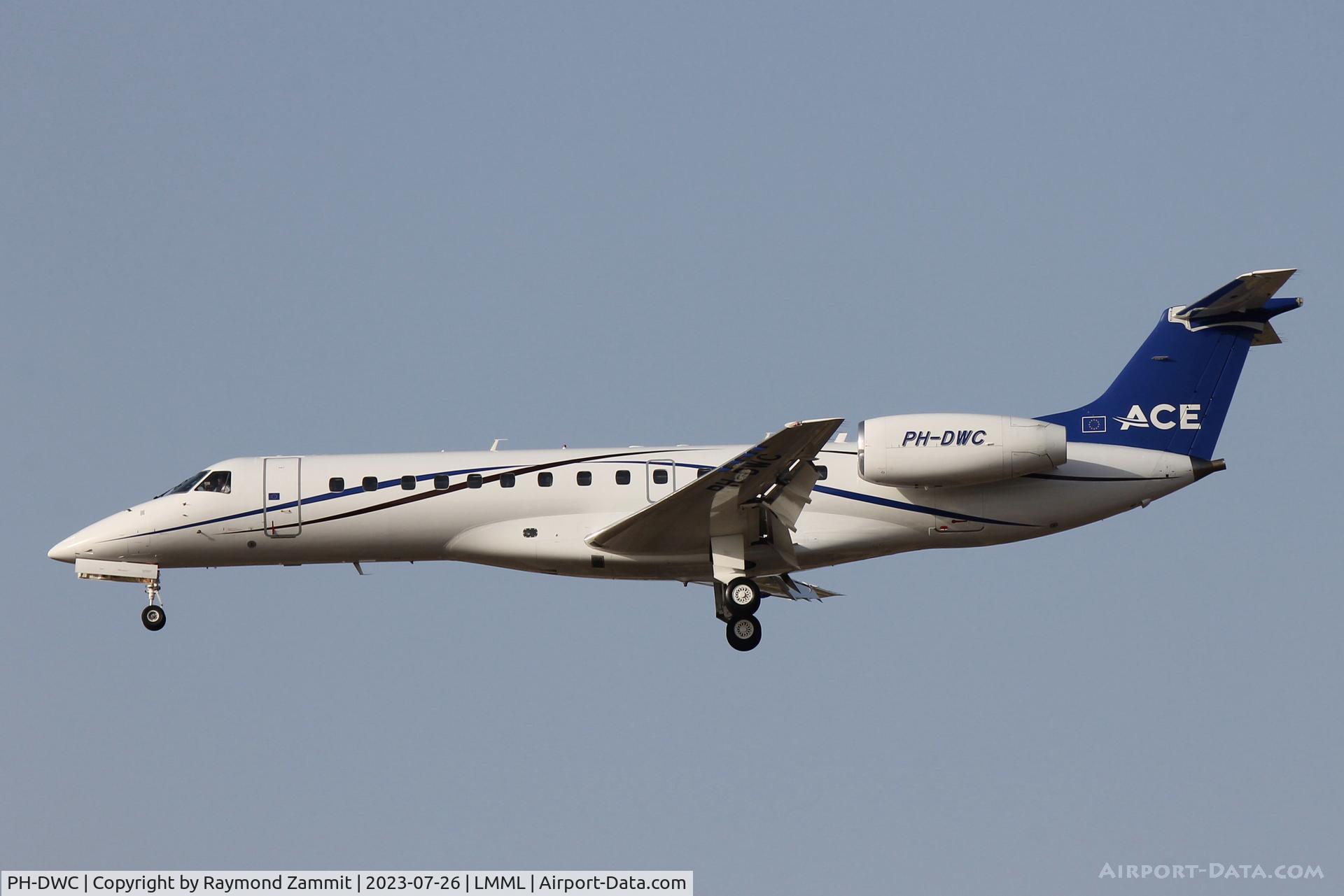 PH-DWC, 1999 Embraer ERJ-135LR (EMB-135LR) C/N 145173, Embraer ERJ-135LR PH-DWC Air Charters Europe