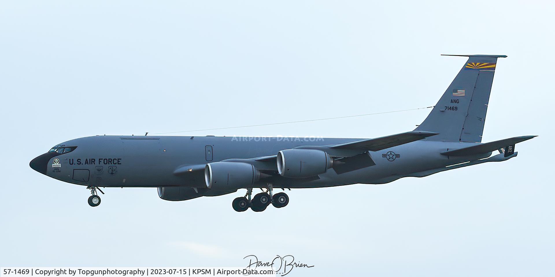 57-1469, 1958 Boeing KC-135R Stratotanker C/N 17540, BLUE41 forwarding to east coast for plane movement