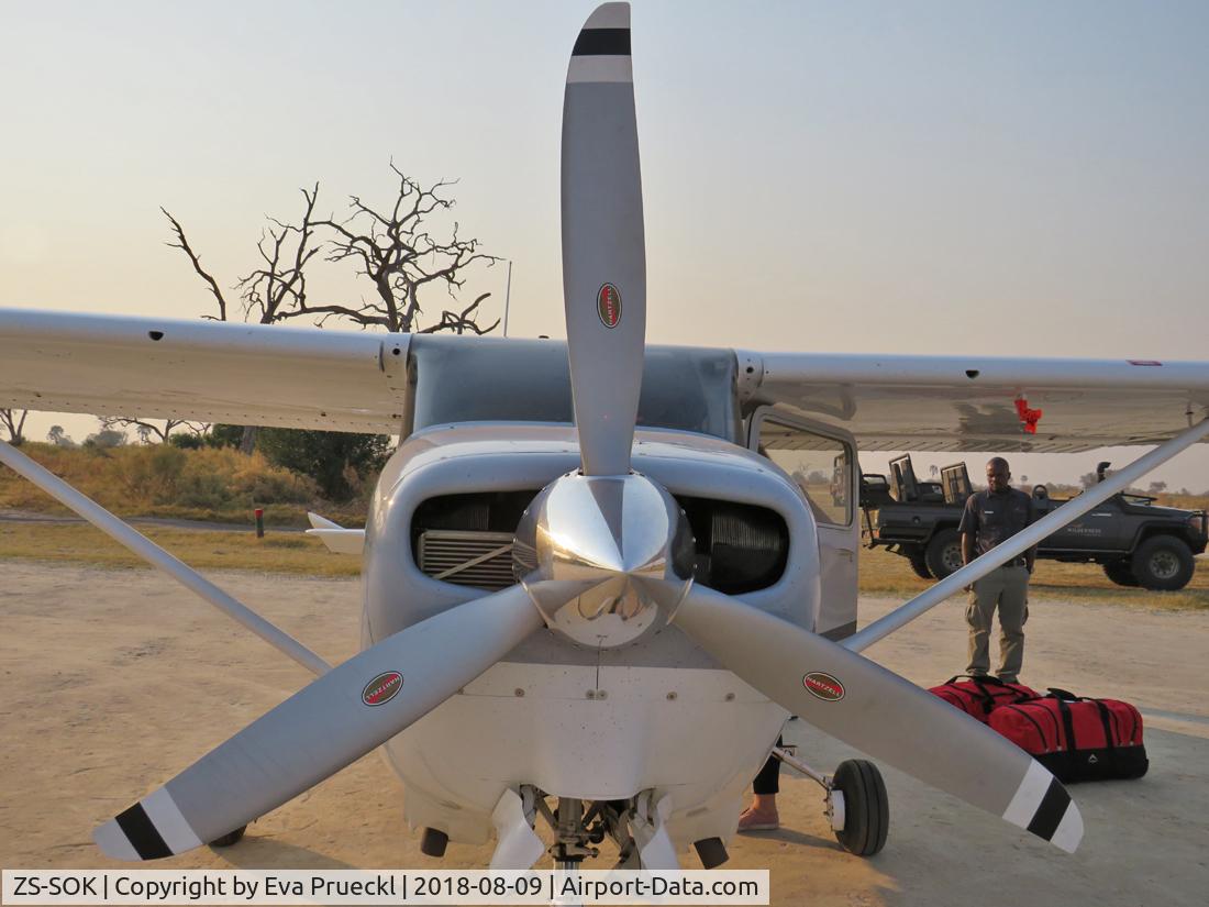 ZS-SOK, 2004 Cessna 210A Centurion C/N 21057658, ABU Airstrip, Okavango Delta / Botswana