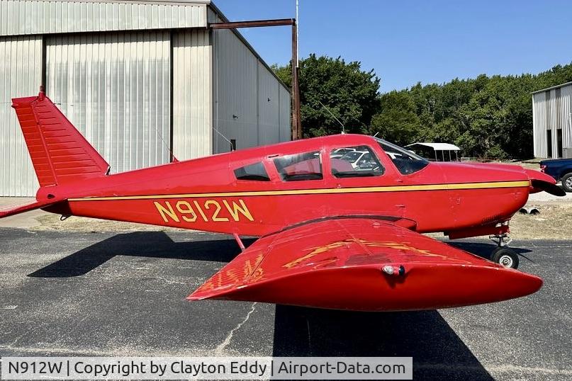 N912W, 1967 Piper PA-28R-180 Cherokee Arrow C/N 28R-30256, Not my pic.