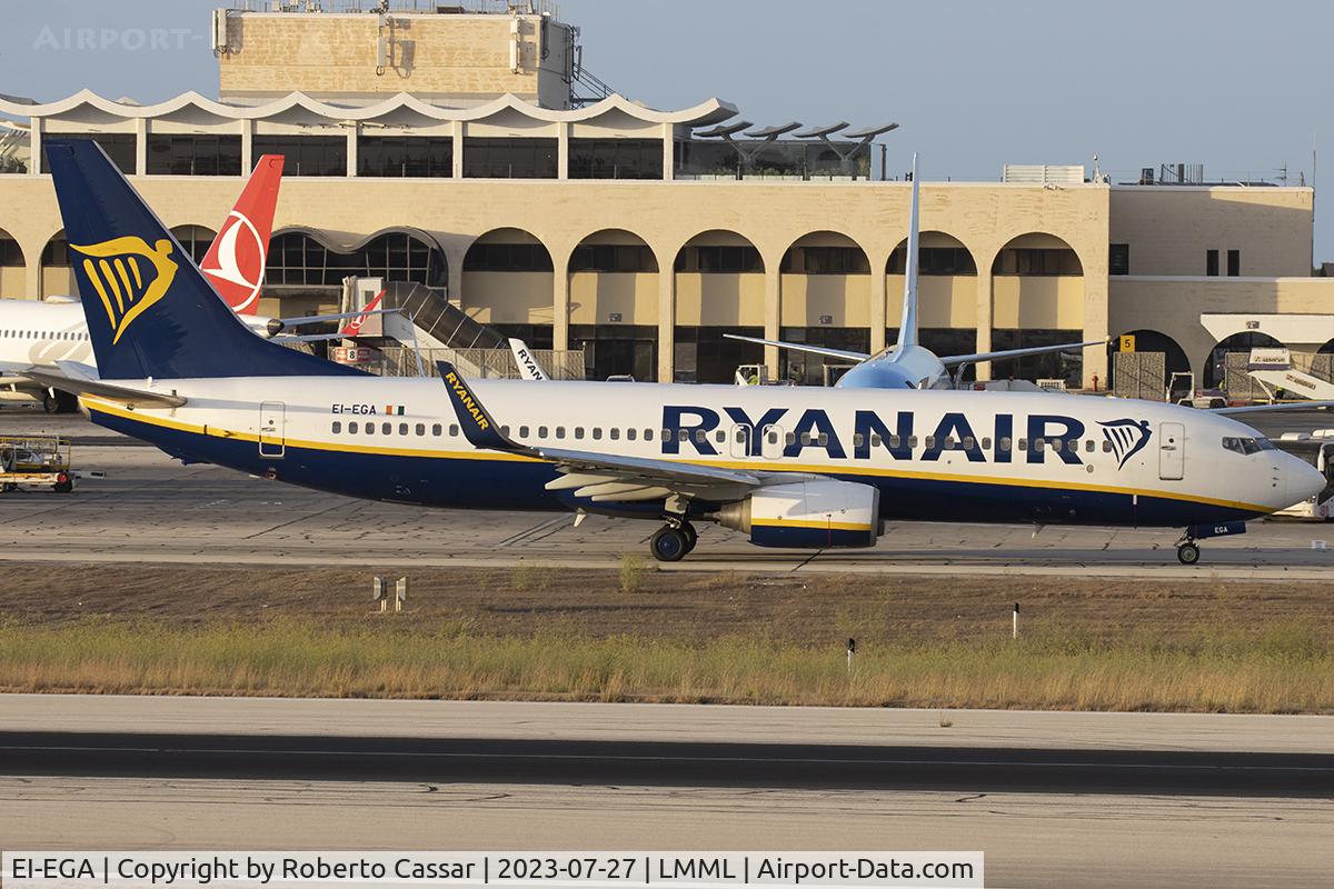 EI-EGA, 2009 Boeing 737-8AS C/N 38490, Park 9