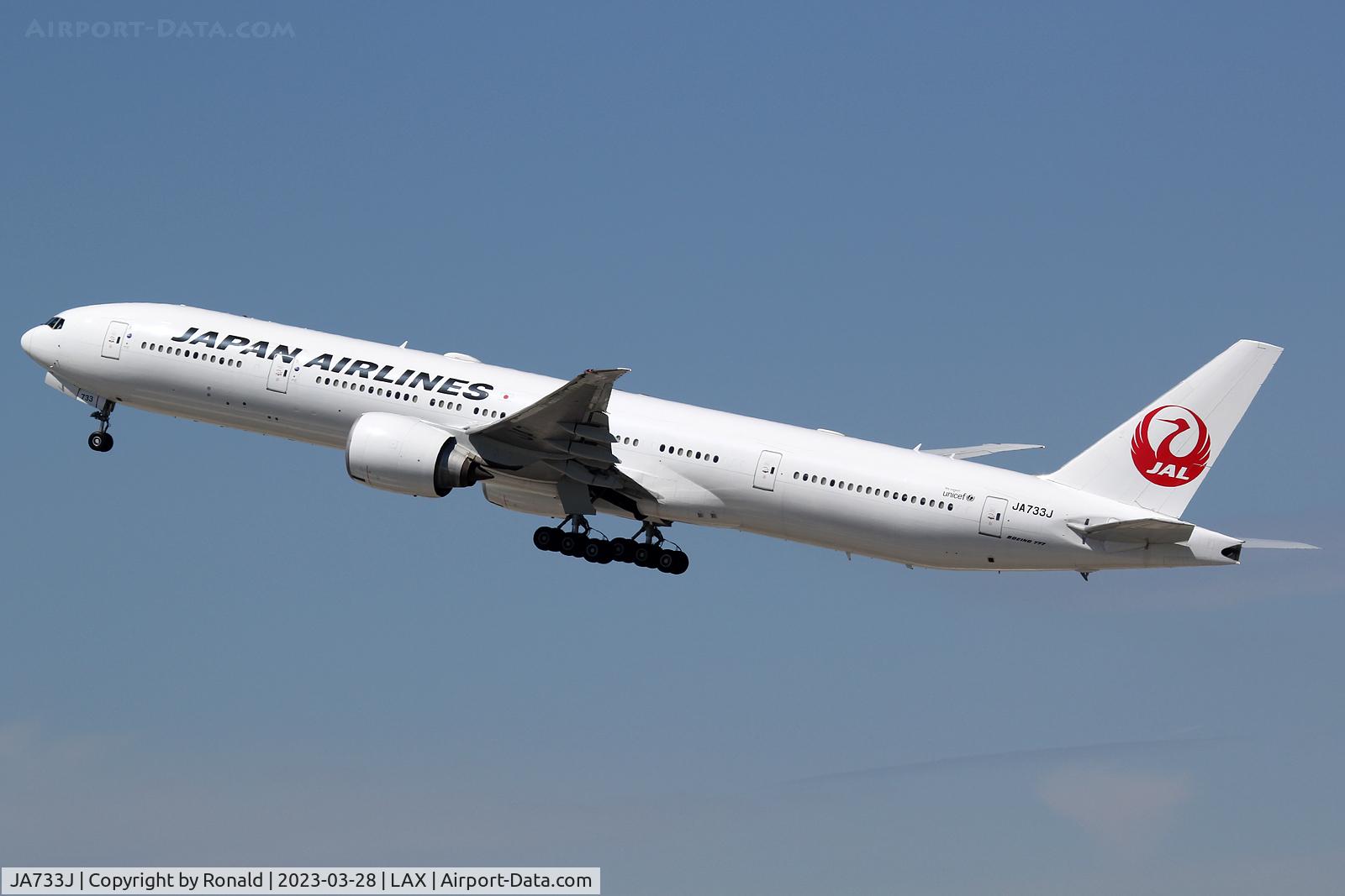 JA733J, 2005 Boeing 777-346/ER C/N 32432, at lax