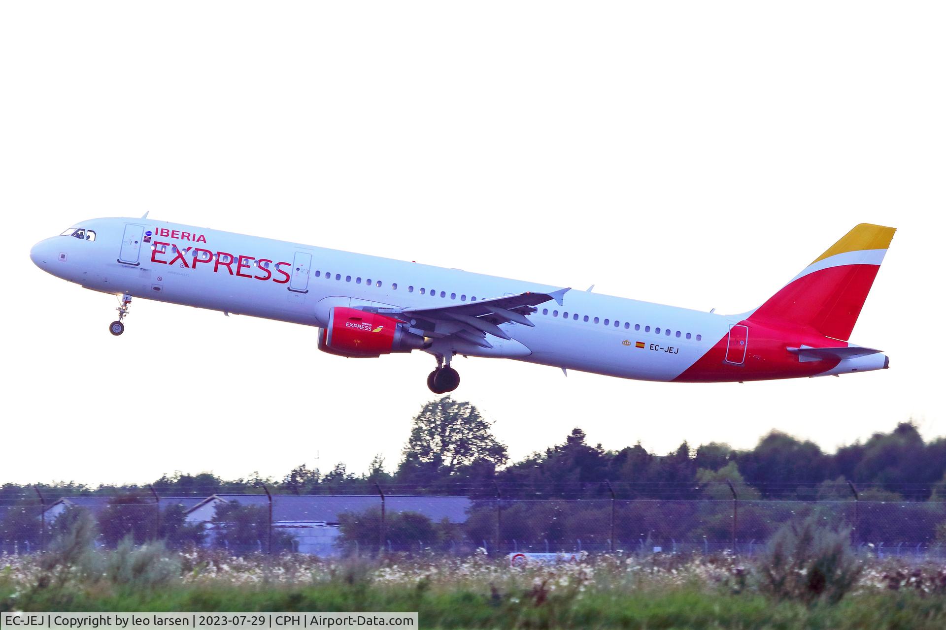EC-JEJ, 2005 Airbus A321-211 C/N 2381, Copenhagen 29.7.2023