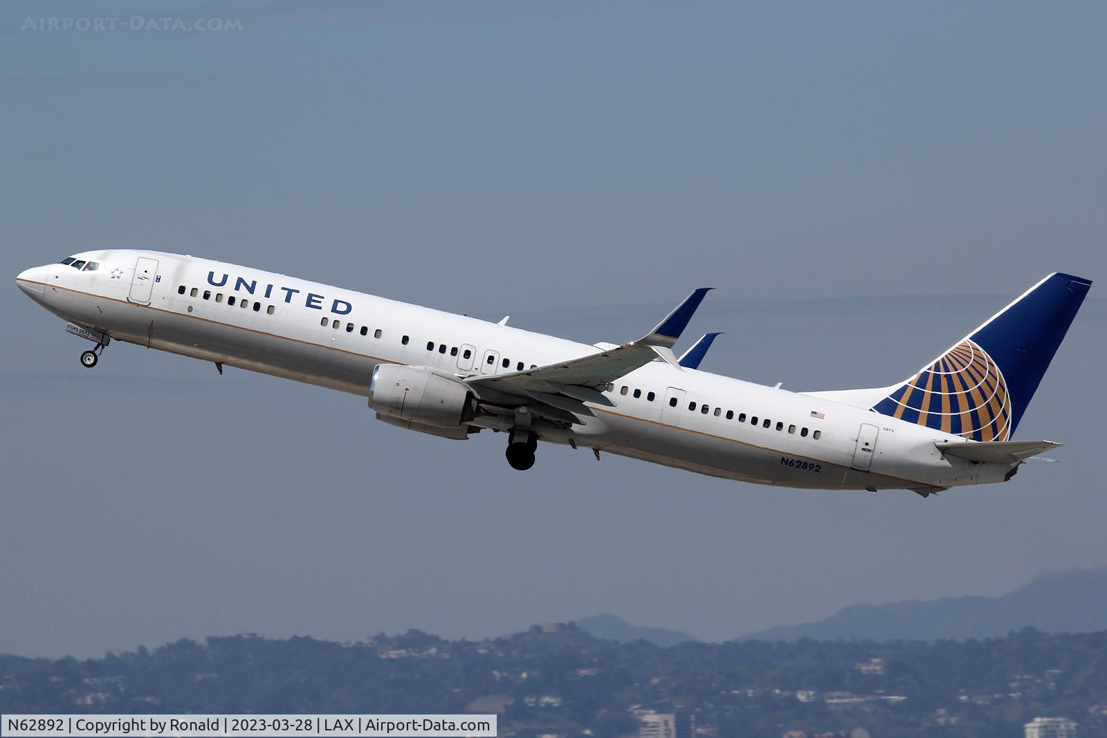 N62892, 2015 Boeing 737-924/ER C/N 42195, at lax