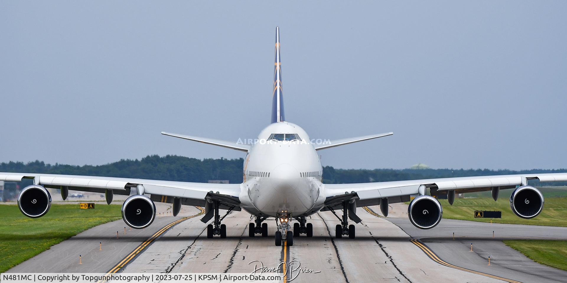 N481MC, 2001 Boeing 747-443 C/N 32339, GIANT8324 taxiing down alpha to RW16