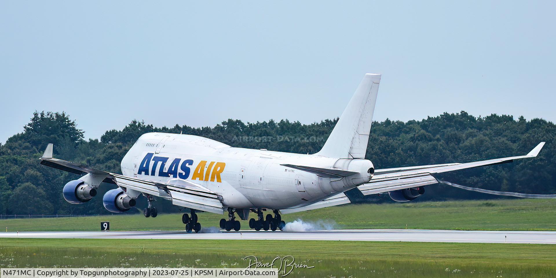 N471MC, 1997 Boeing 747-412 C/N 26557, GIANT8438 touches down RW16