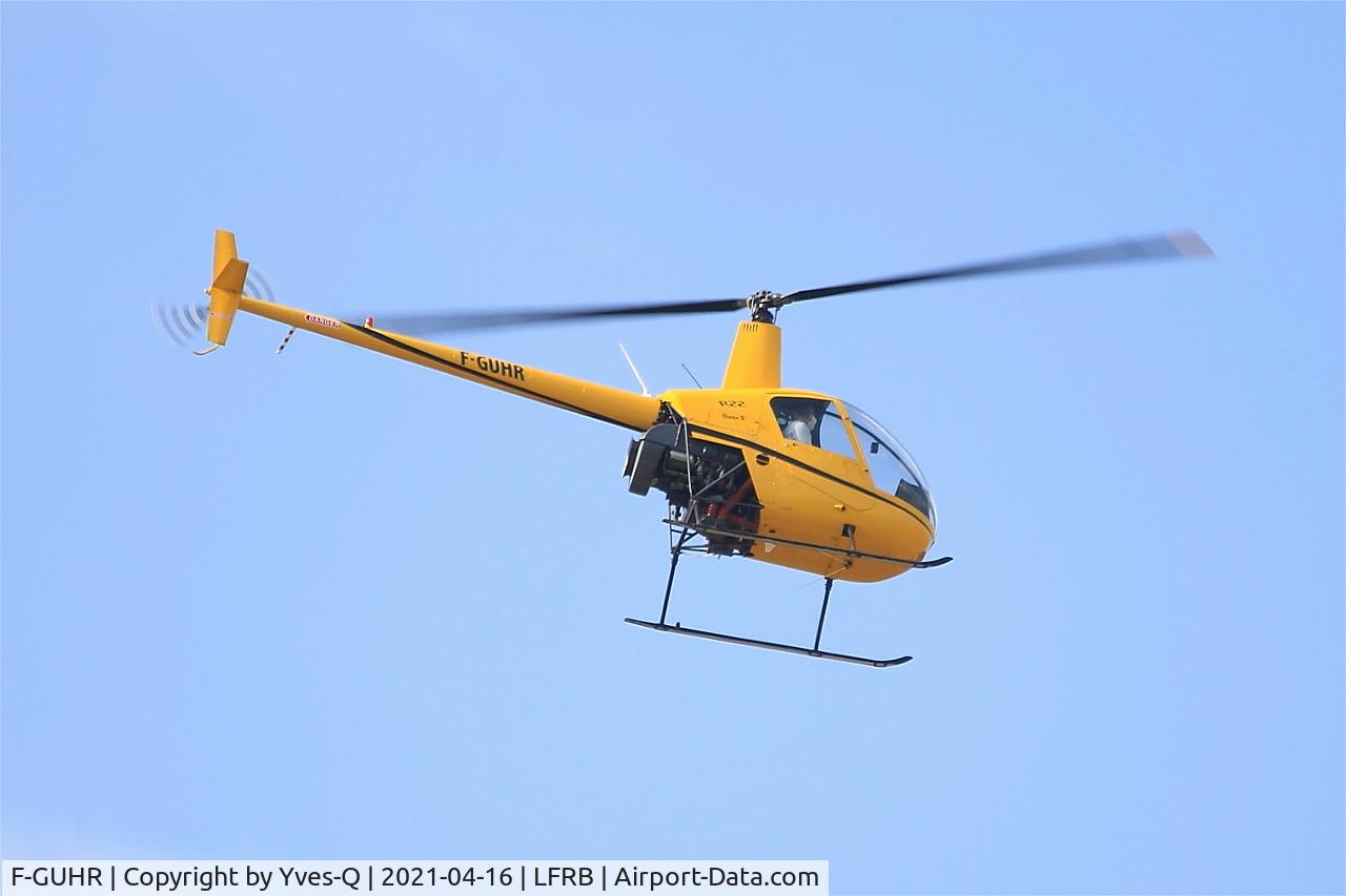 F-GUHR, 2012 Robinson R22 Beta C/N 3910, Robinson R22 Beta, Flight over Brest-Bretagne airport (LFRB-BES)