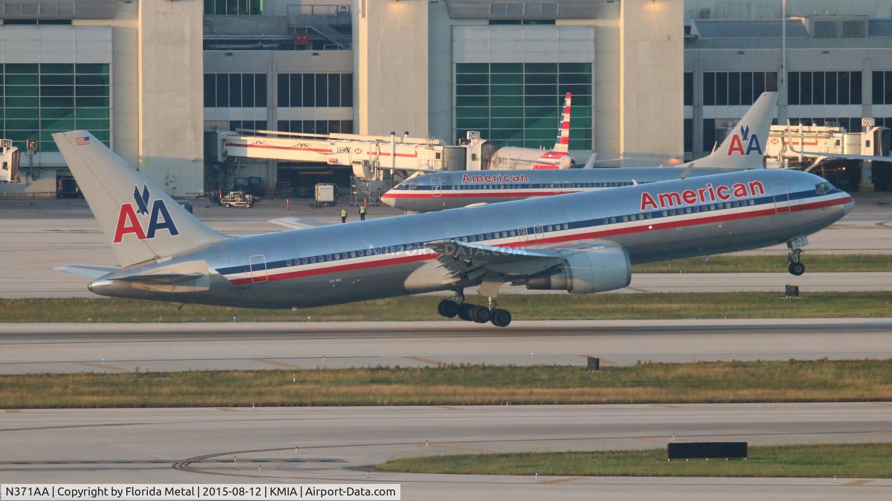 N371AA, 1992 Boeing 767-323 C/N 25198, AAL 763 zx MIA-JFK