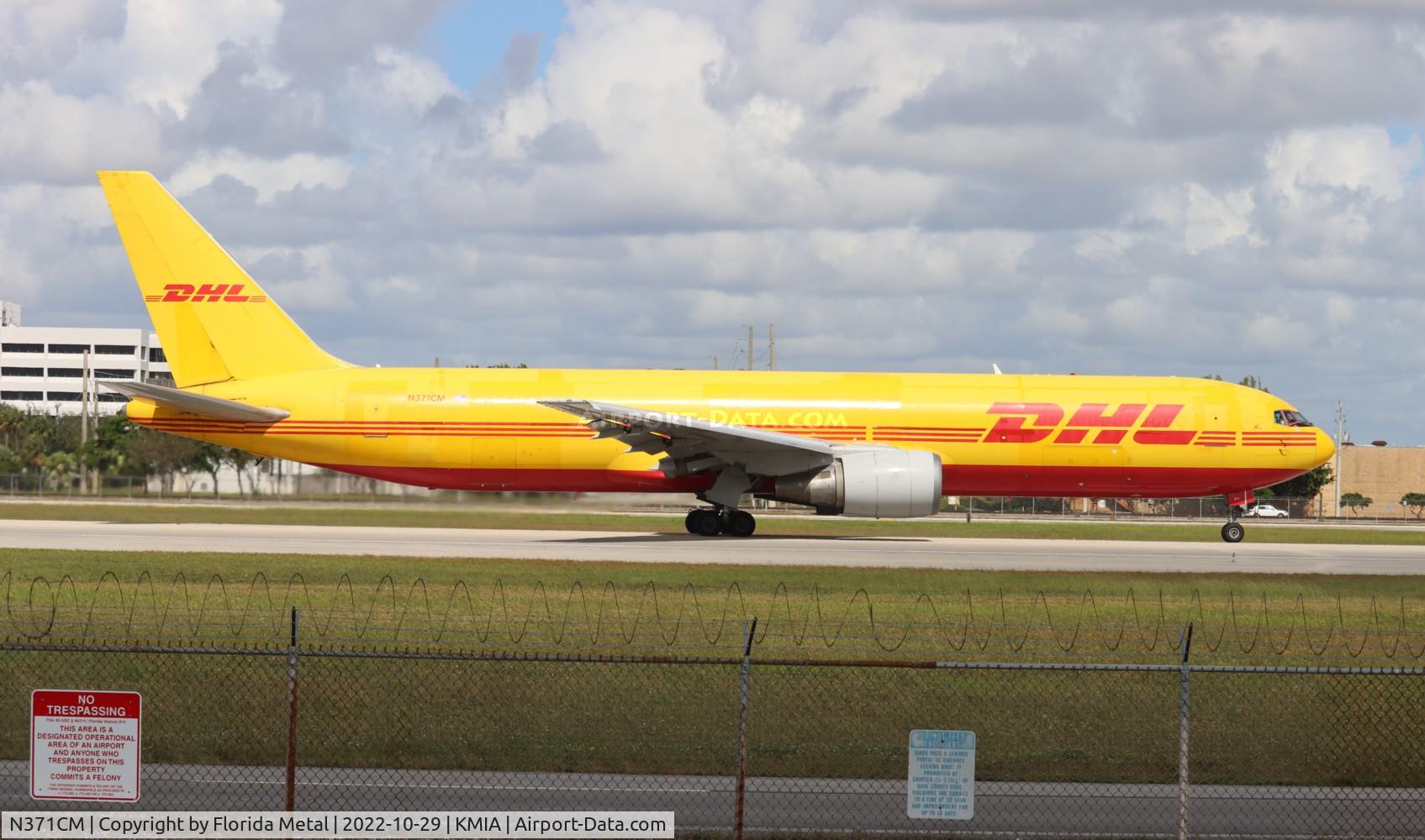 N371CM, 1994 Boeing 767-338 C/N 25577, DHL 767-300F zx MIA-CVG