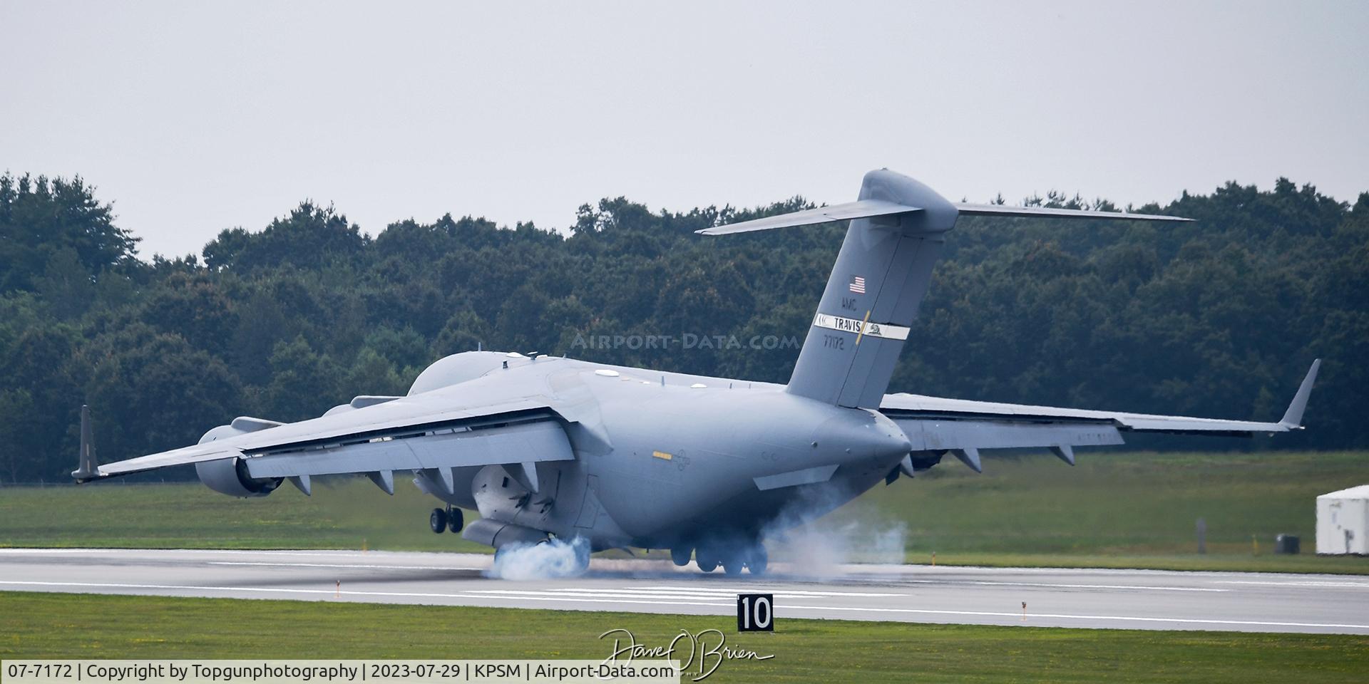 07-7172, 2007 Boeing C-17A Globemaster III C/N 50189/F188/P172, GRIZZLY89 touching down