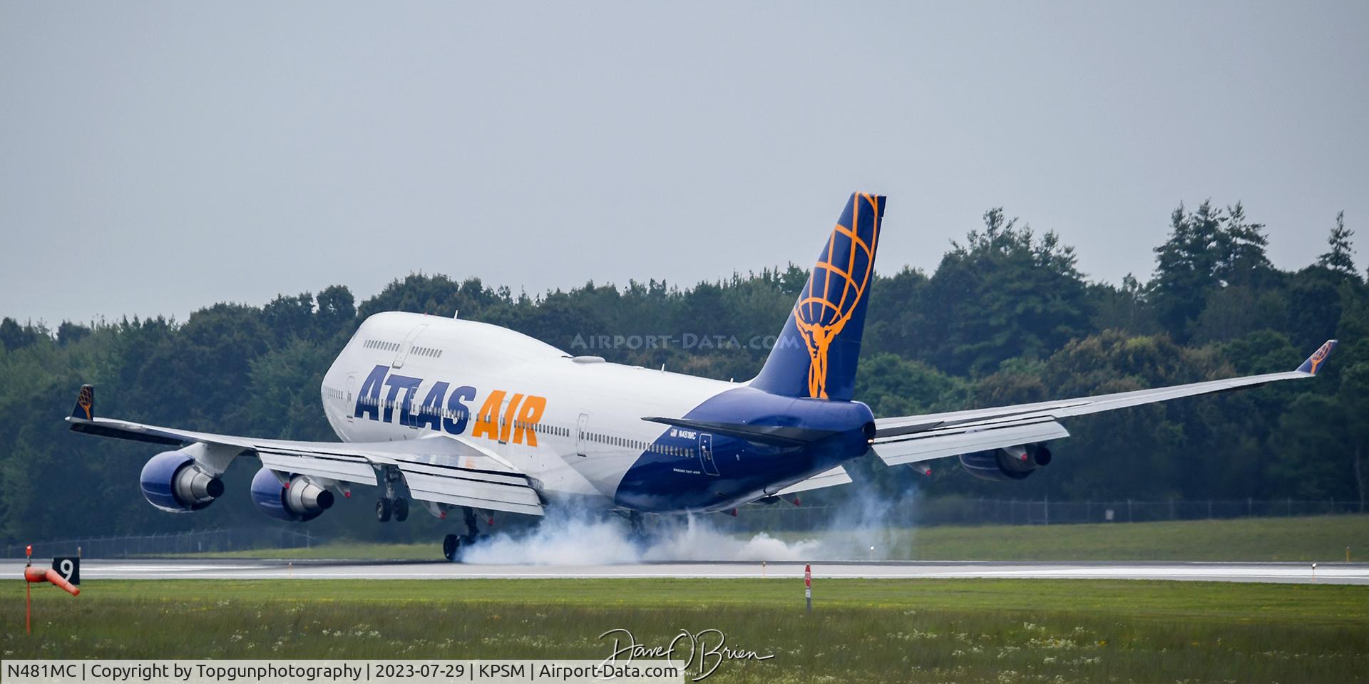 N481MC, 2001 Boeing 747-443 C/N 32339, GIANT8383 touching down RW16