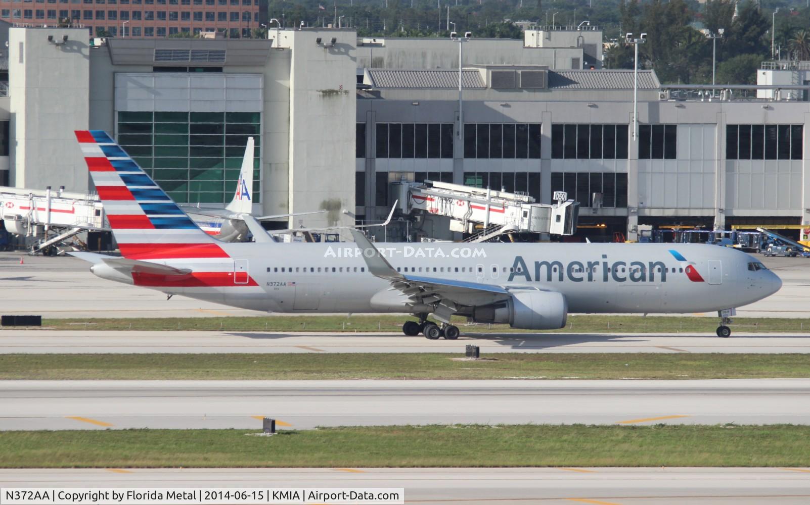 N372AA, 1992 Boeing 767-323 C/N 25199, AAL 763 nc zx