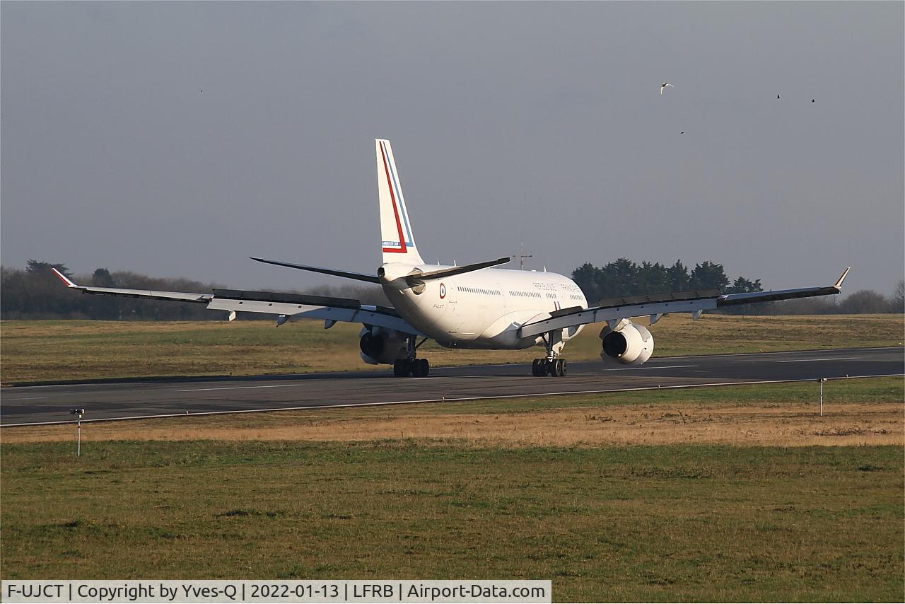 F-UJCT, 2015 Airbus A330-243 C/N 1657, Airbus A330-200, Landing rwy 07R, Brest-Bretagne airport (LFRB-BES)