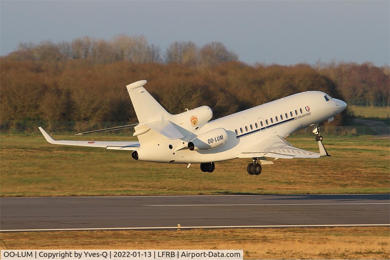 OO-LUM, 2007 Dassault Falcon 7X C/N 004, Dassault Falcon 7X, Take off rwy 07R, Brest-Bretagne airport (LFRB-BES)