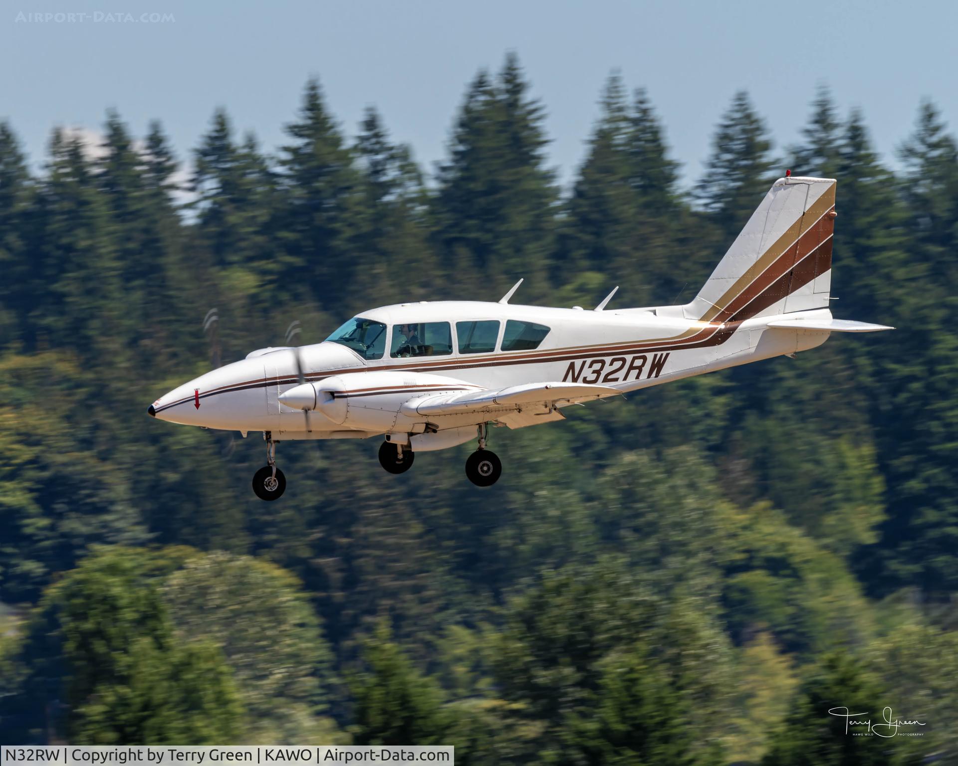 N32RW, 1971 Piper PA-23-250 C/N 27-4667, KAWO