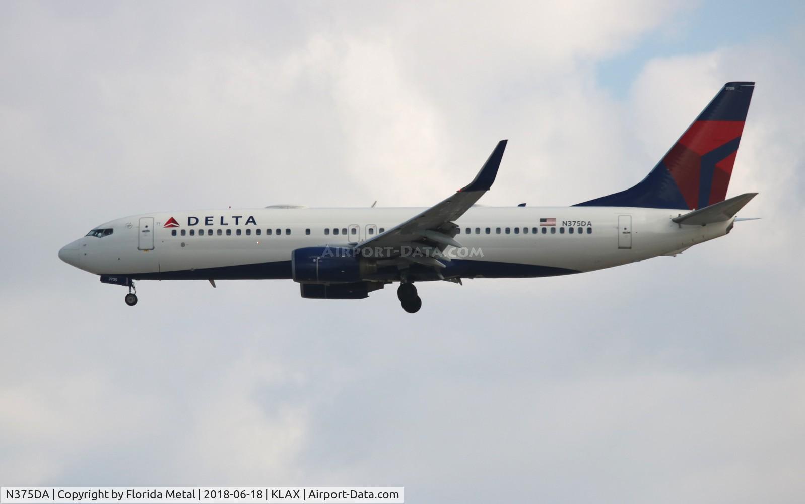 N375DA, 1998 Boeing 737-832 C/N 29623, DAL 738 zx in from SFO