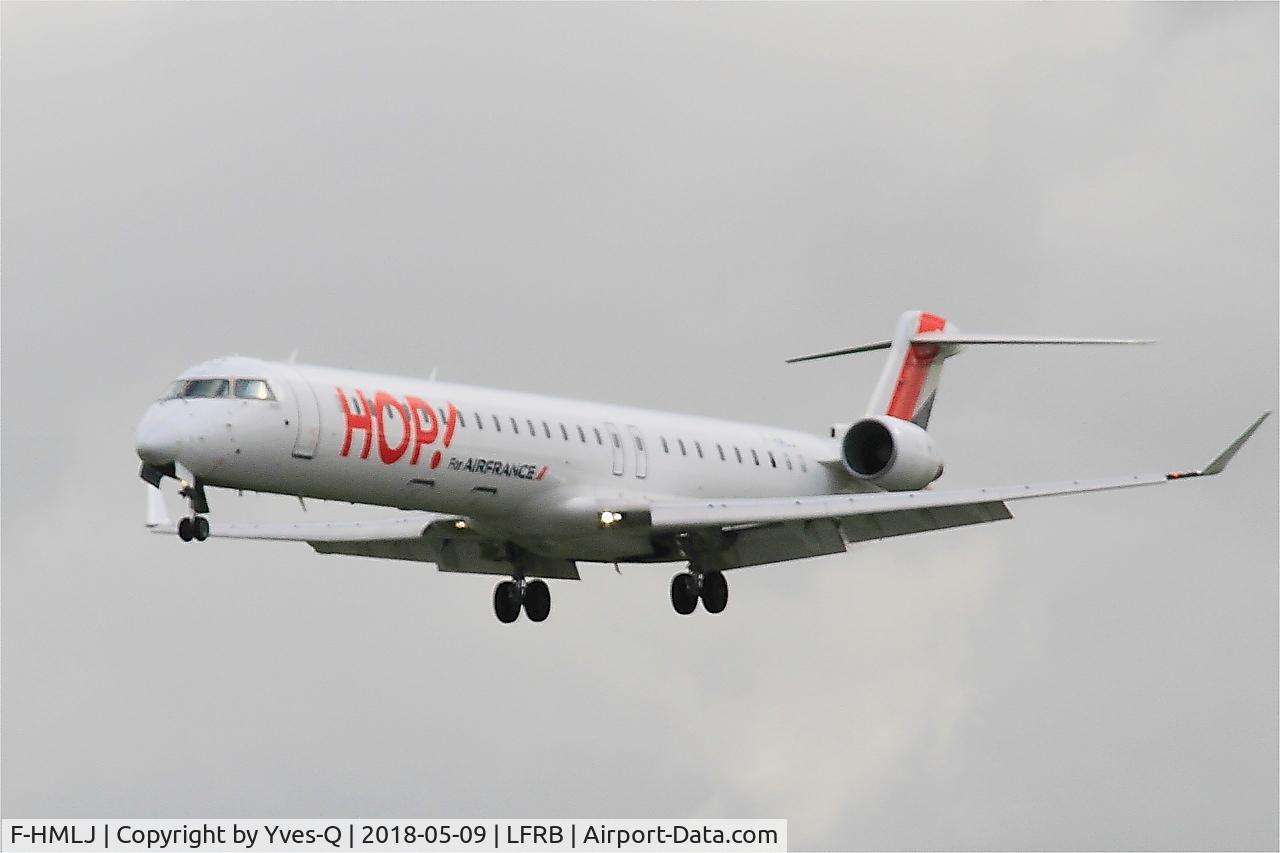 F-HMLJ, 2011 Bombardier CRJ-1000EL NG (CL-600-2E25) C/N 19015, Canadair Regional Jet CRJ-1000, On final rwy 25L, Brest-Bretagne Airport (LFRB-BES)